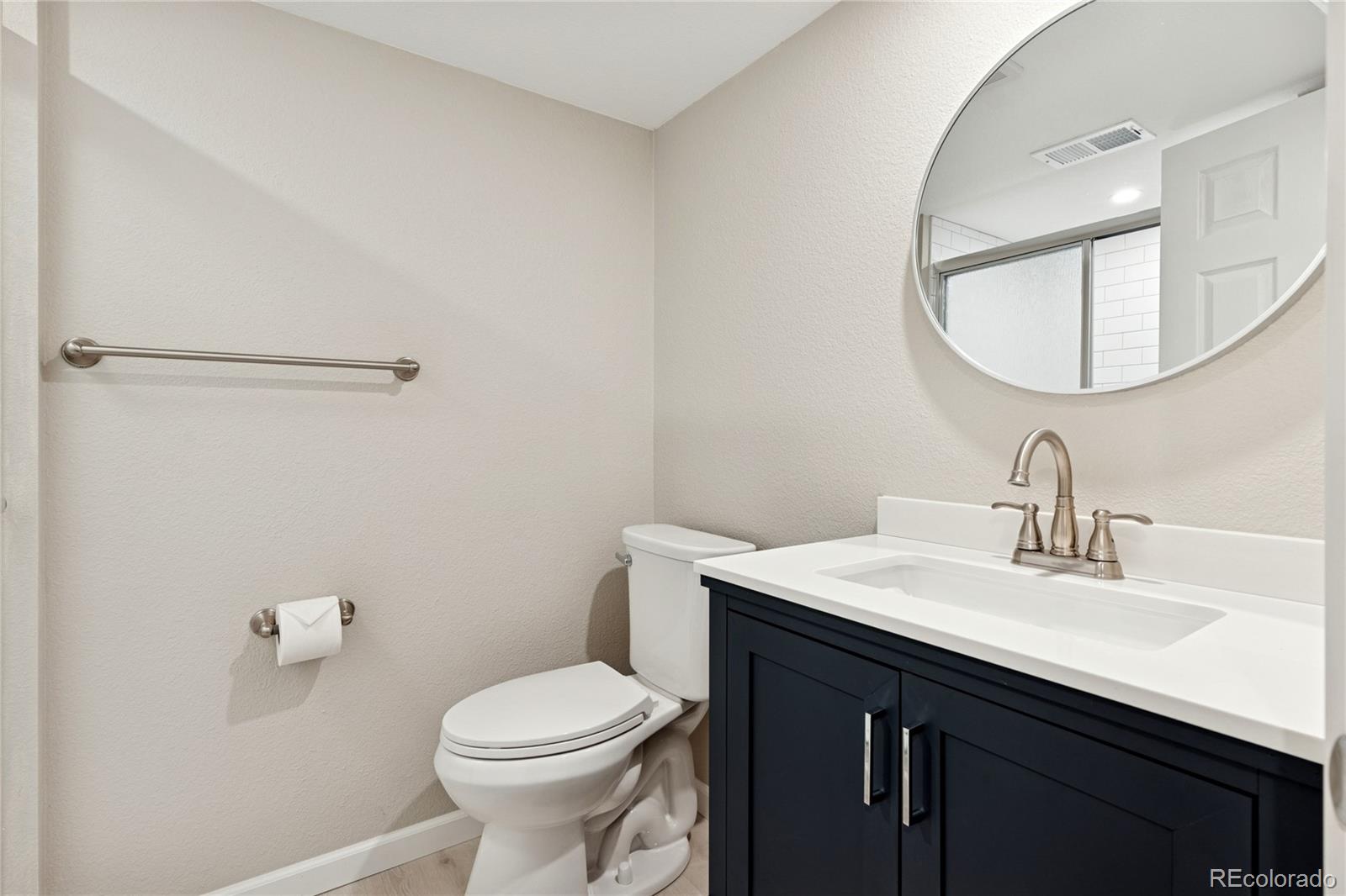 8047 E Phillips Circle