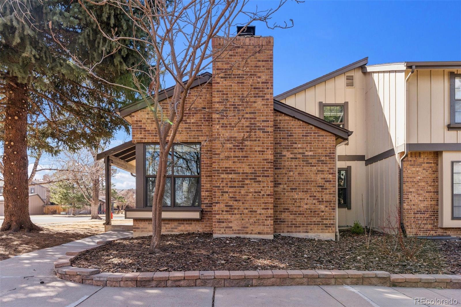 8047 E Phillips Circle