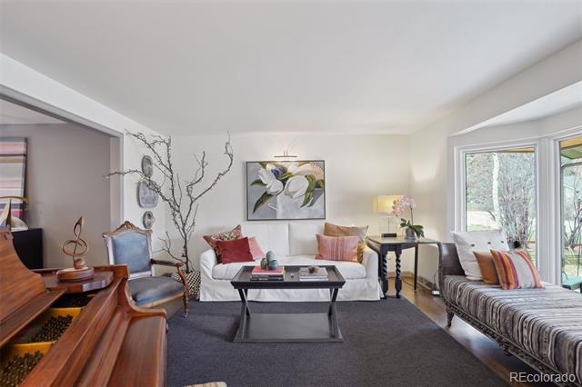 5262 E Maplewood Place