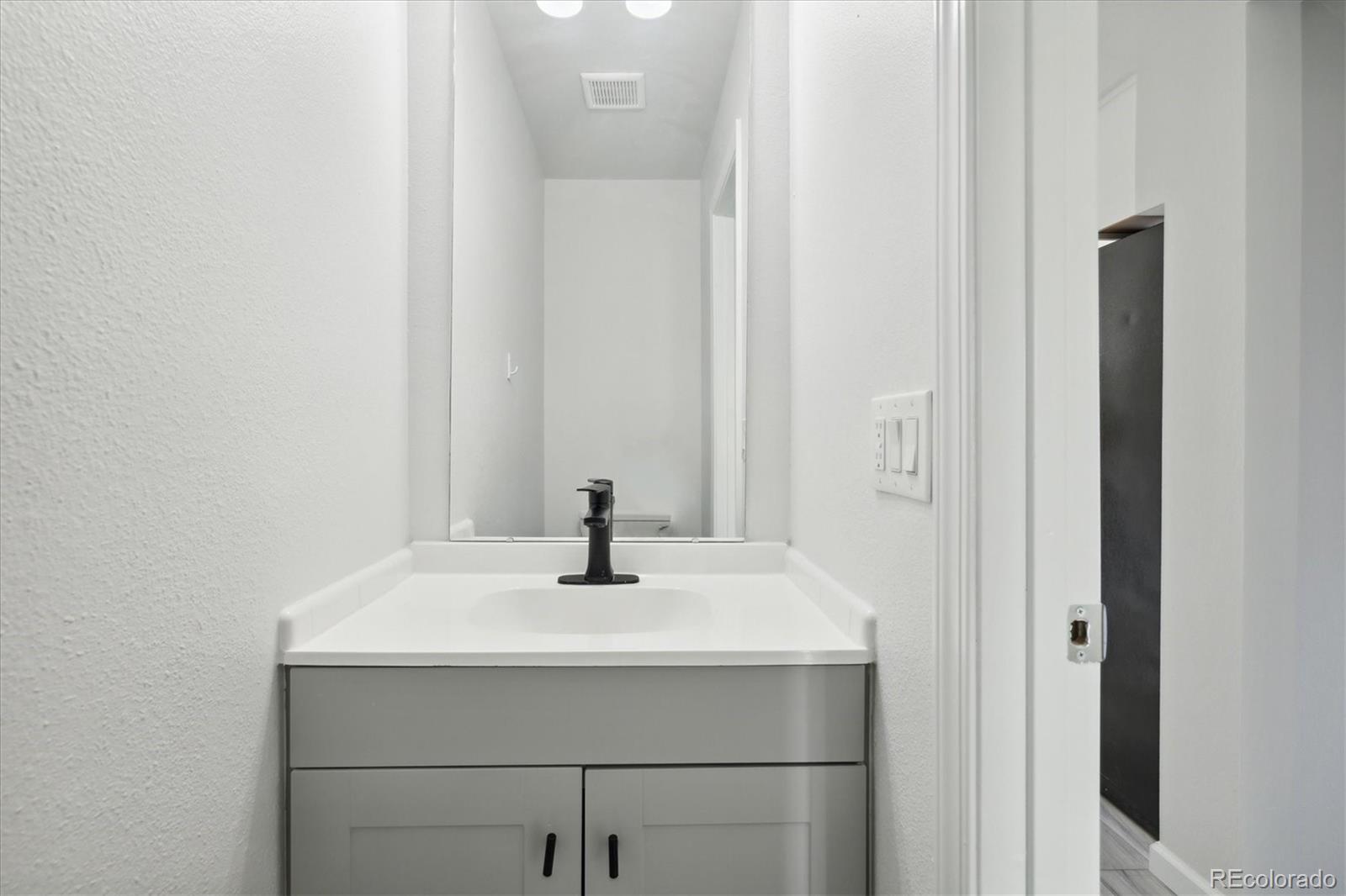 1699 S Trenton Street Unit: 16