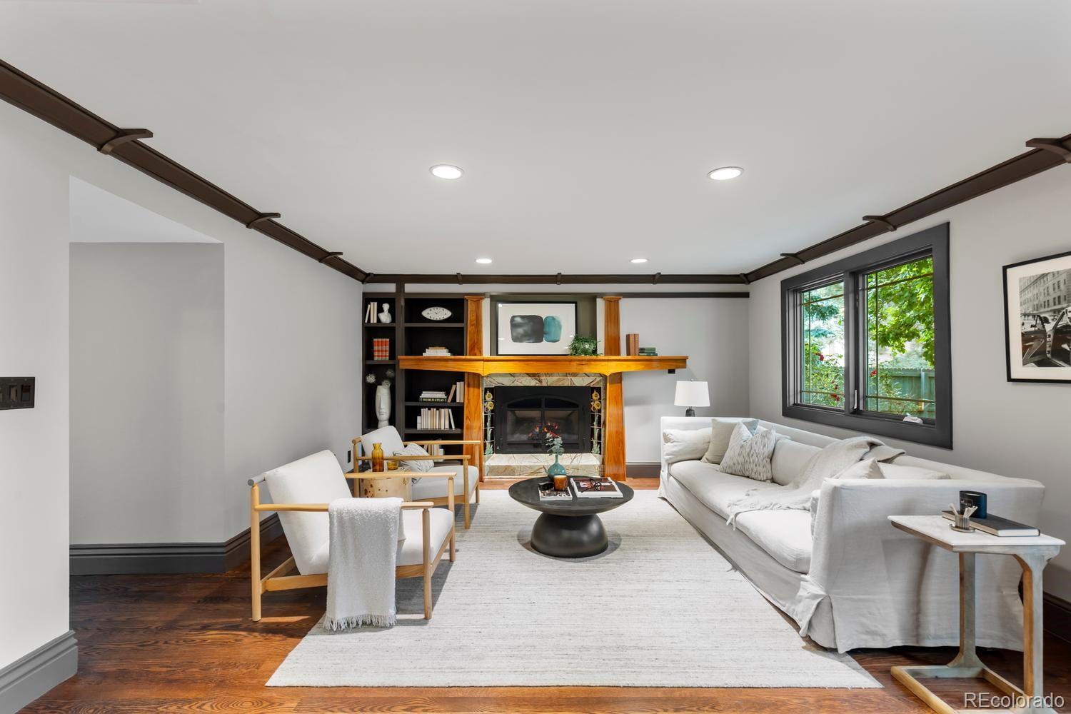 4953 E Maplewood Drive