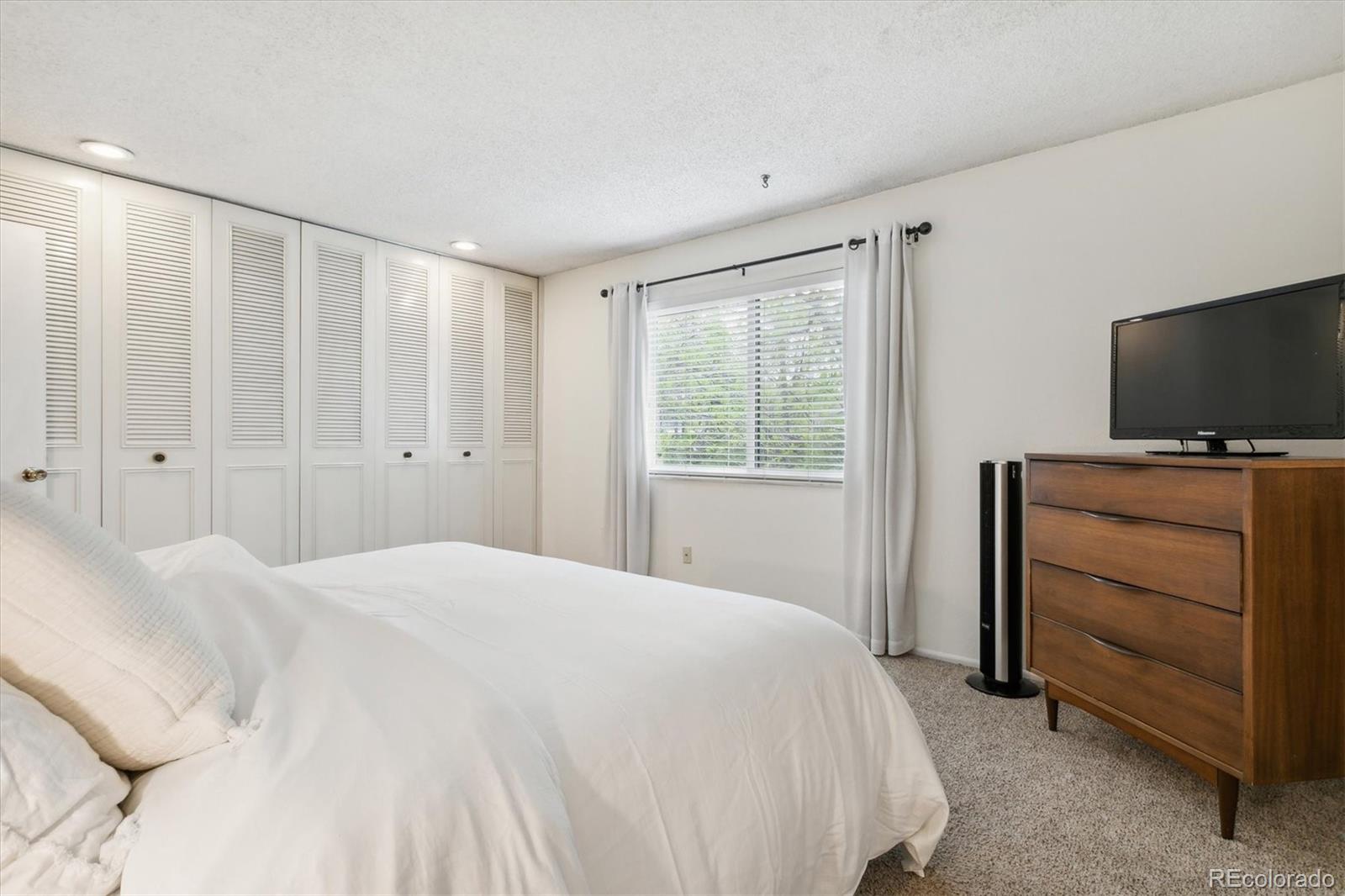 2389 S Kirkwood Court