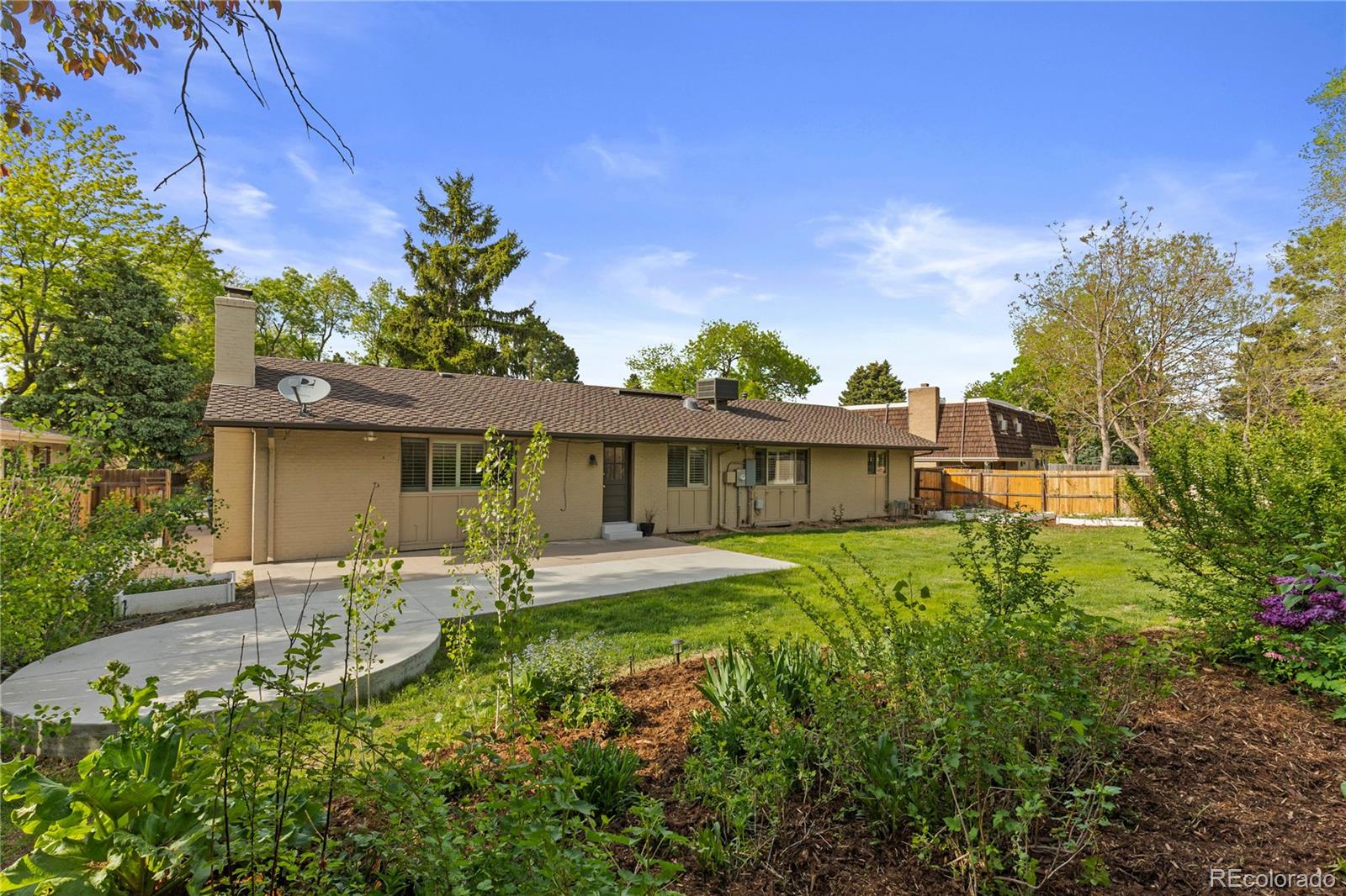 3290 S Krameria Street