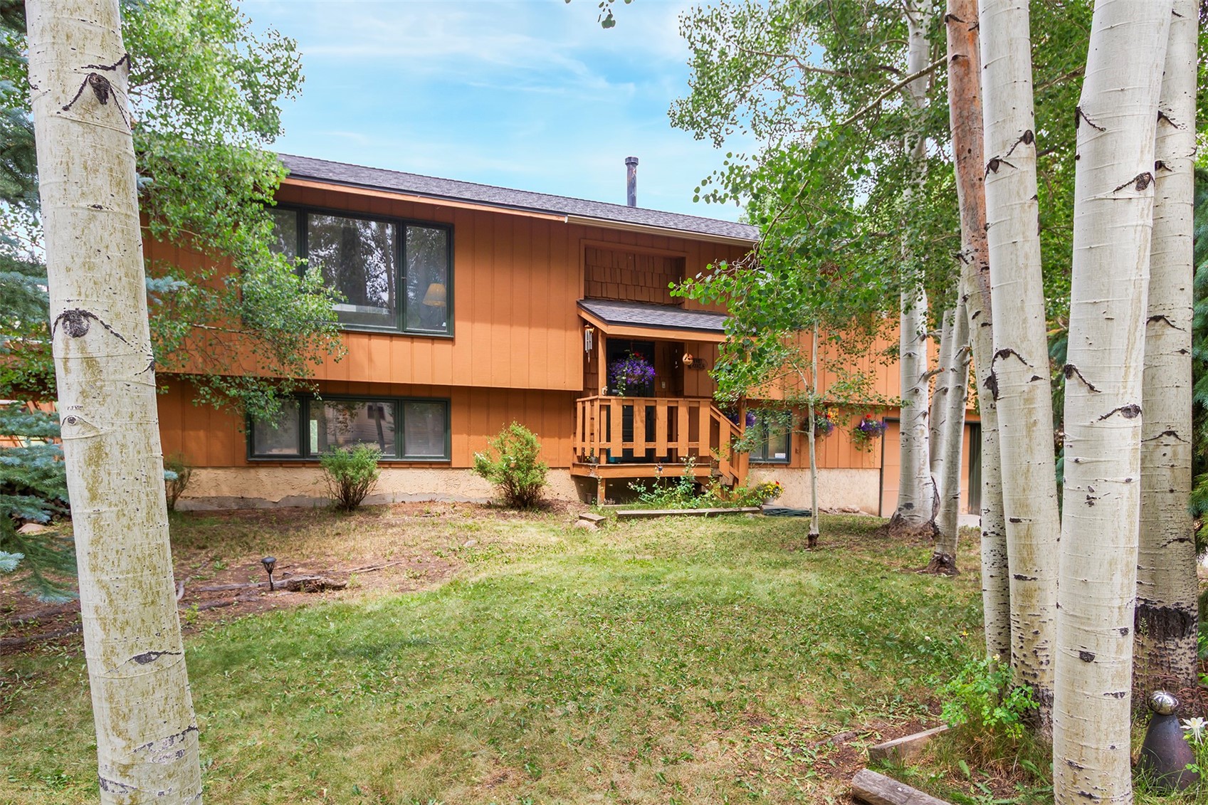 857 Deer Path ROAD