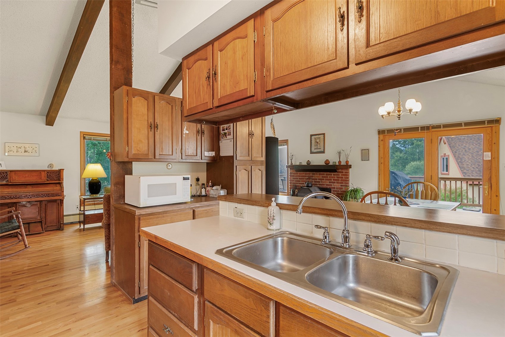 857 Deer Path ROAD
