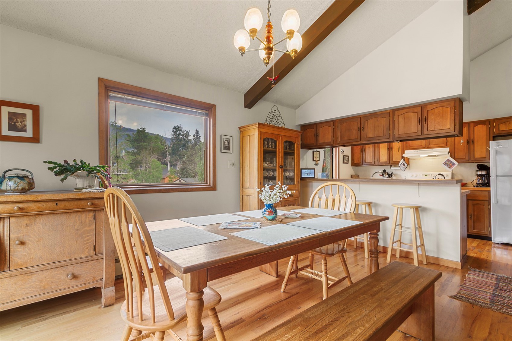 857 Deer Path ROAD