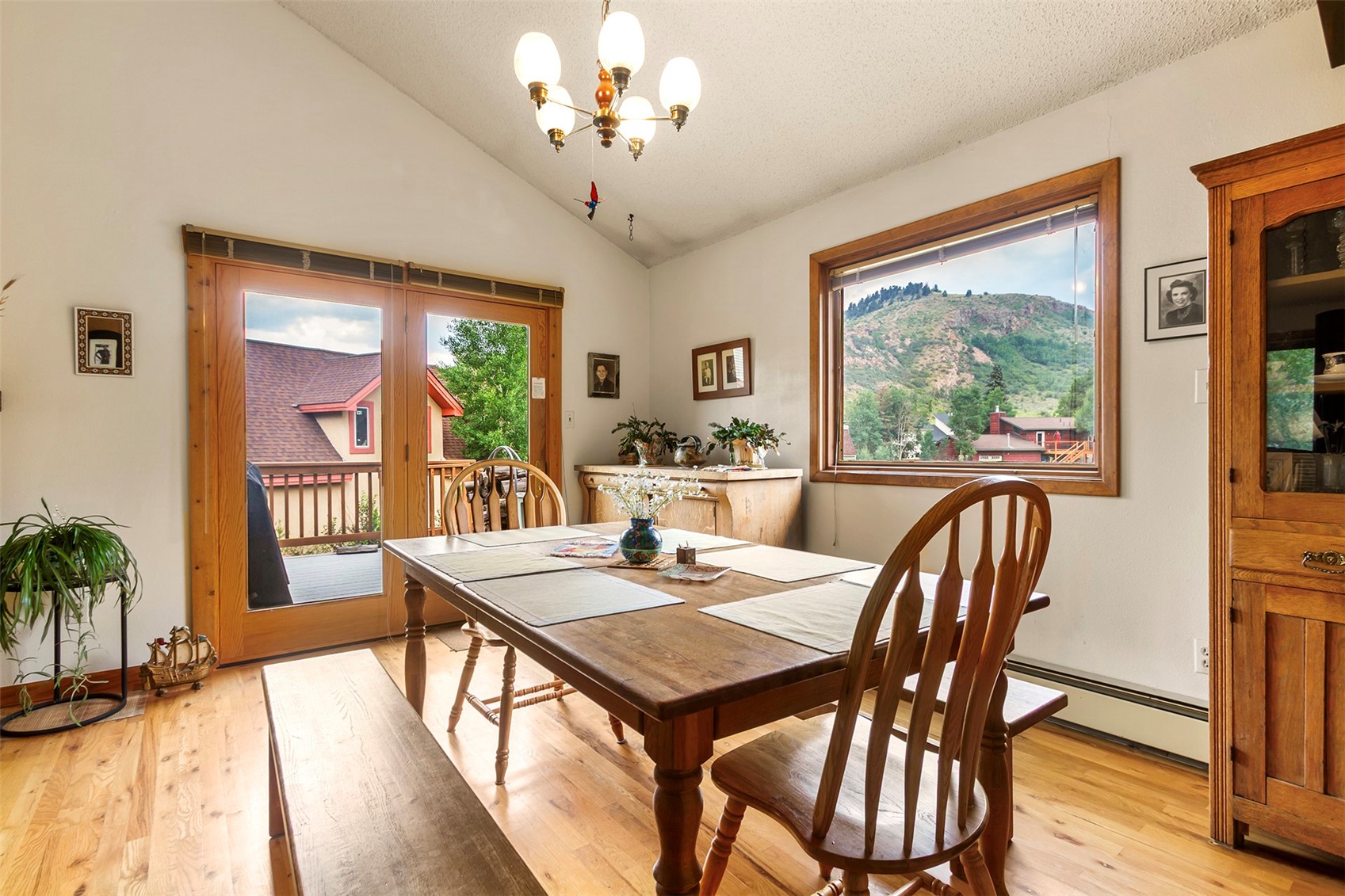 857 Deer Path ROAD