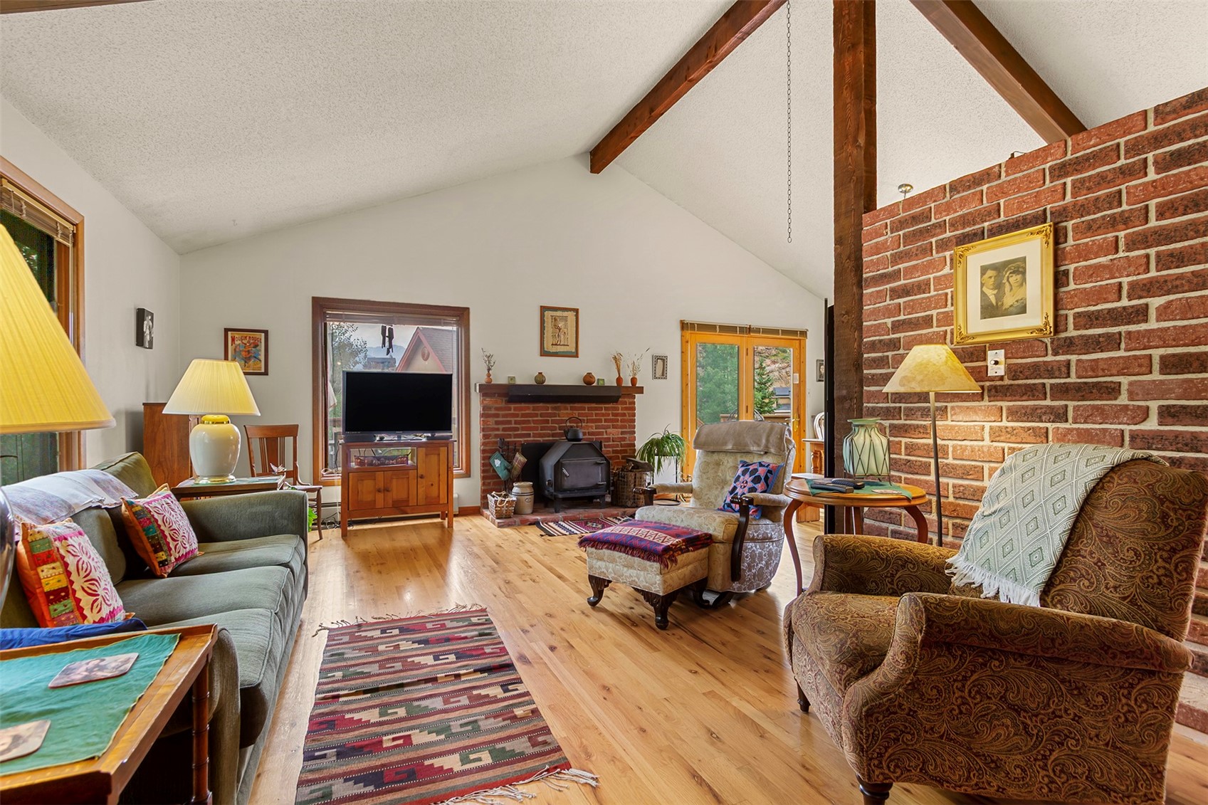 857 Deer Path ROAD