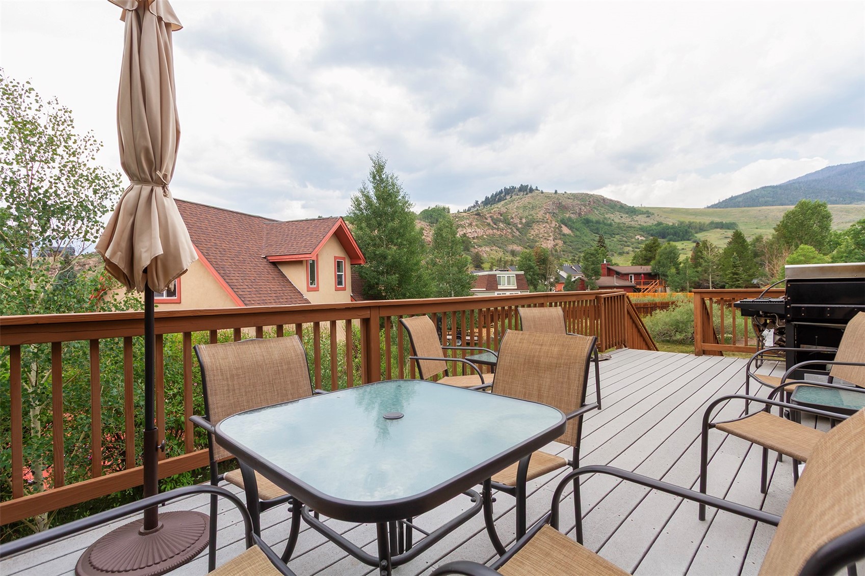 857 Deer Path ROAD