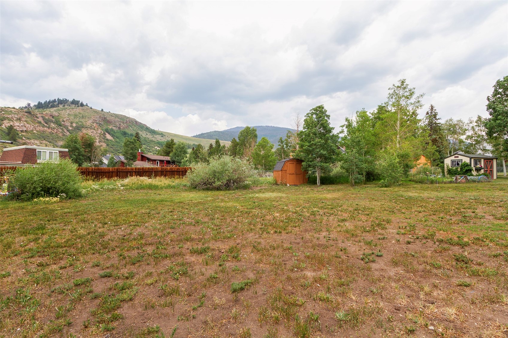 857 Deer Path ROAD