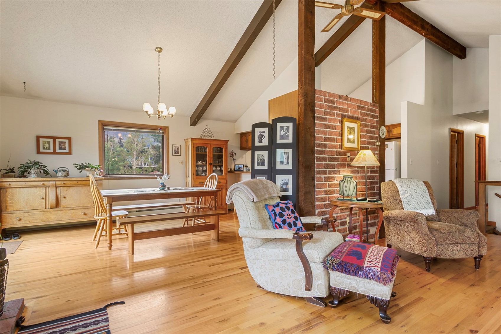 857 Deer Path ROAD