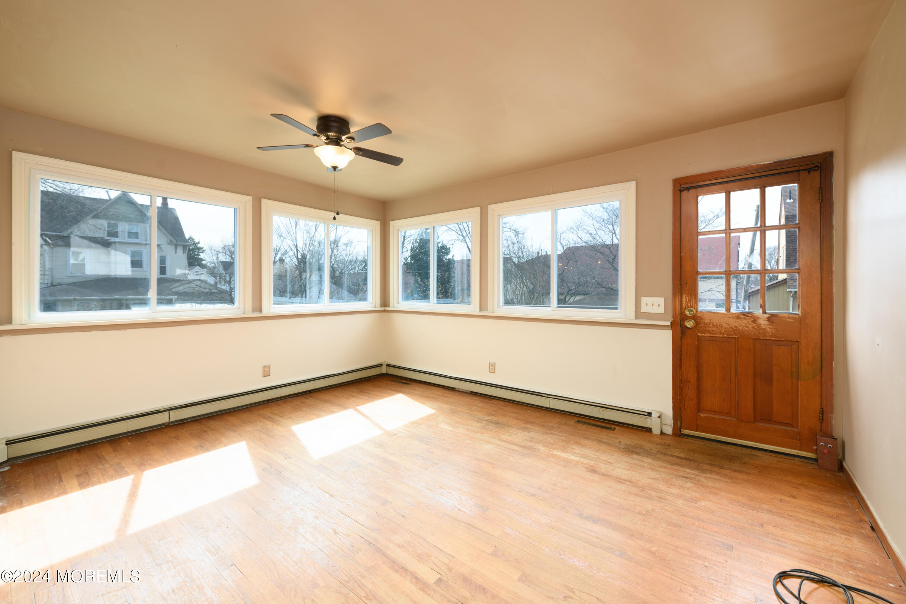 27 E Mount Avenue