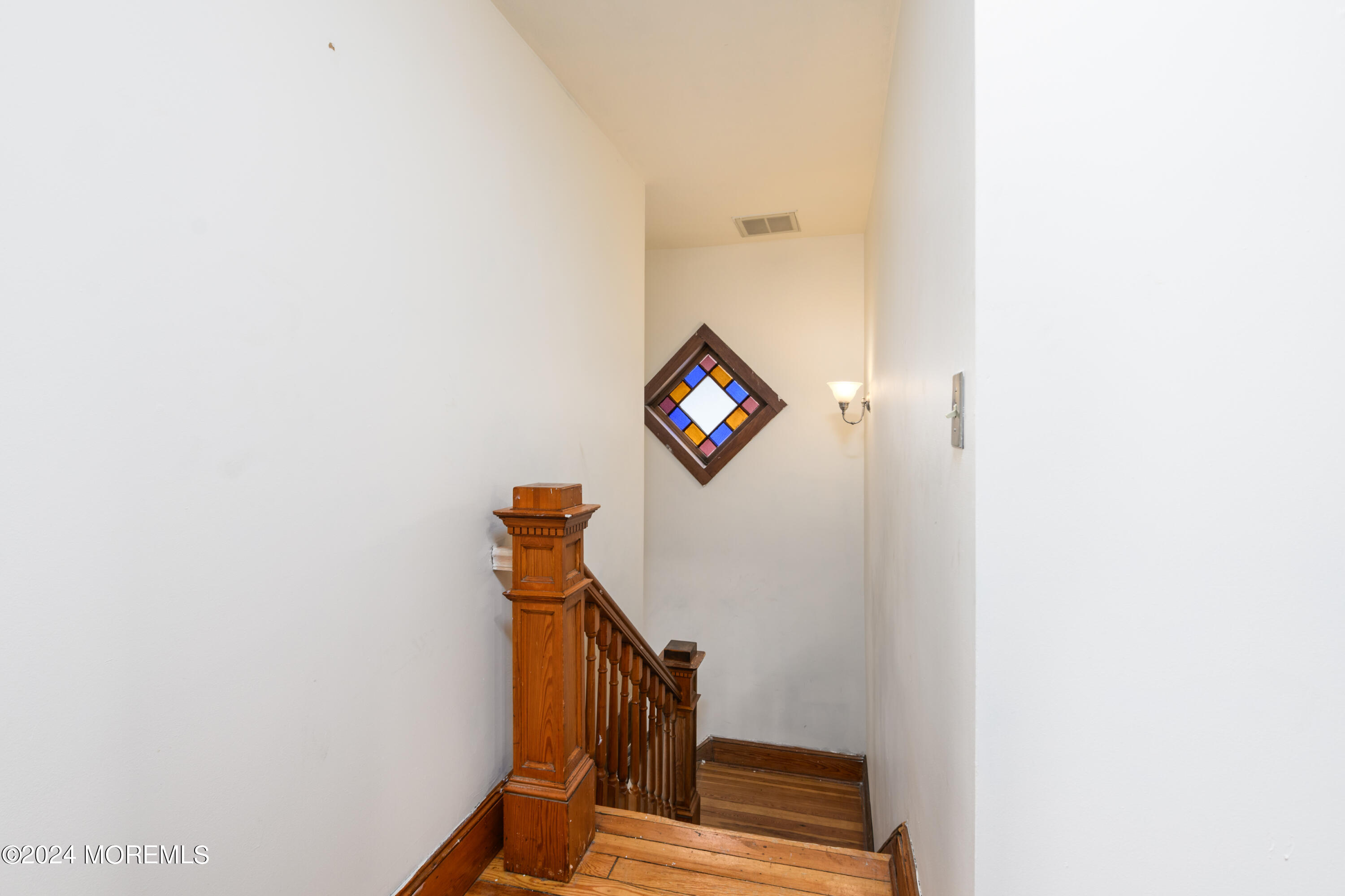 27 E Mount Avenue