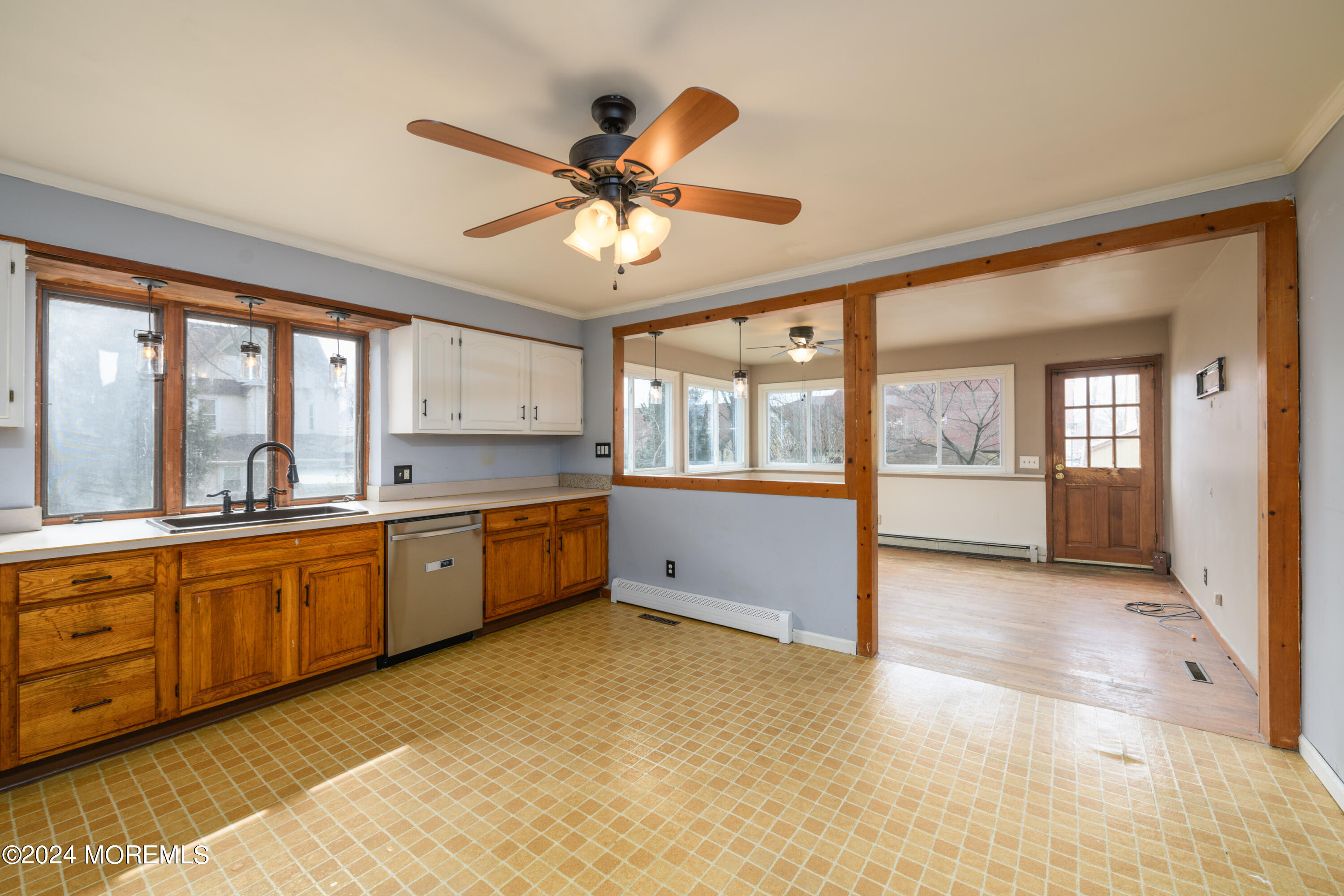 27 E Mount Avenue