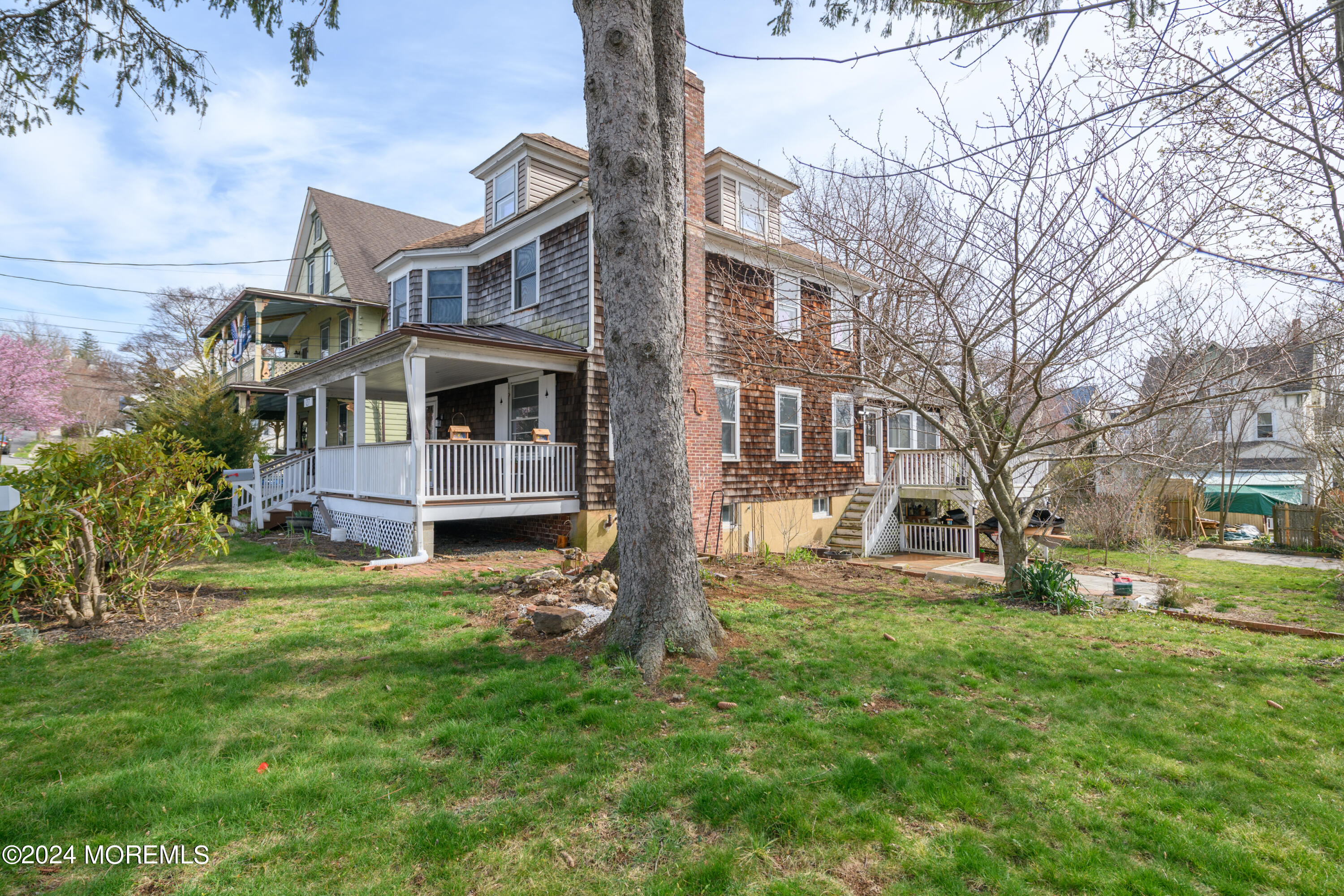 27 E Mount Avenue