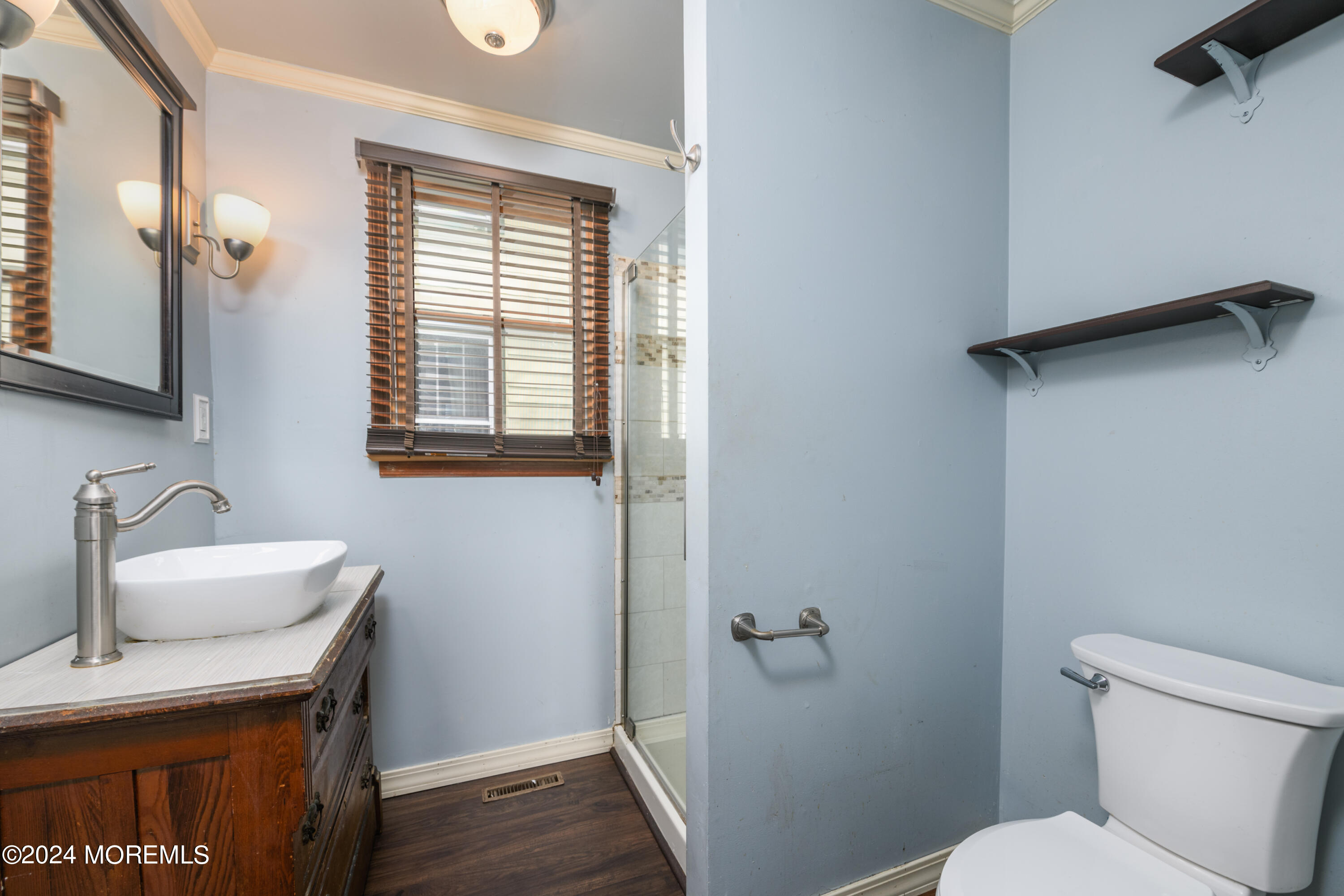 27 E Mount Avenue