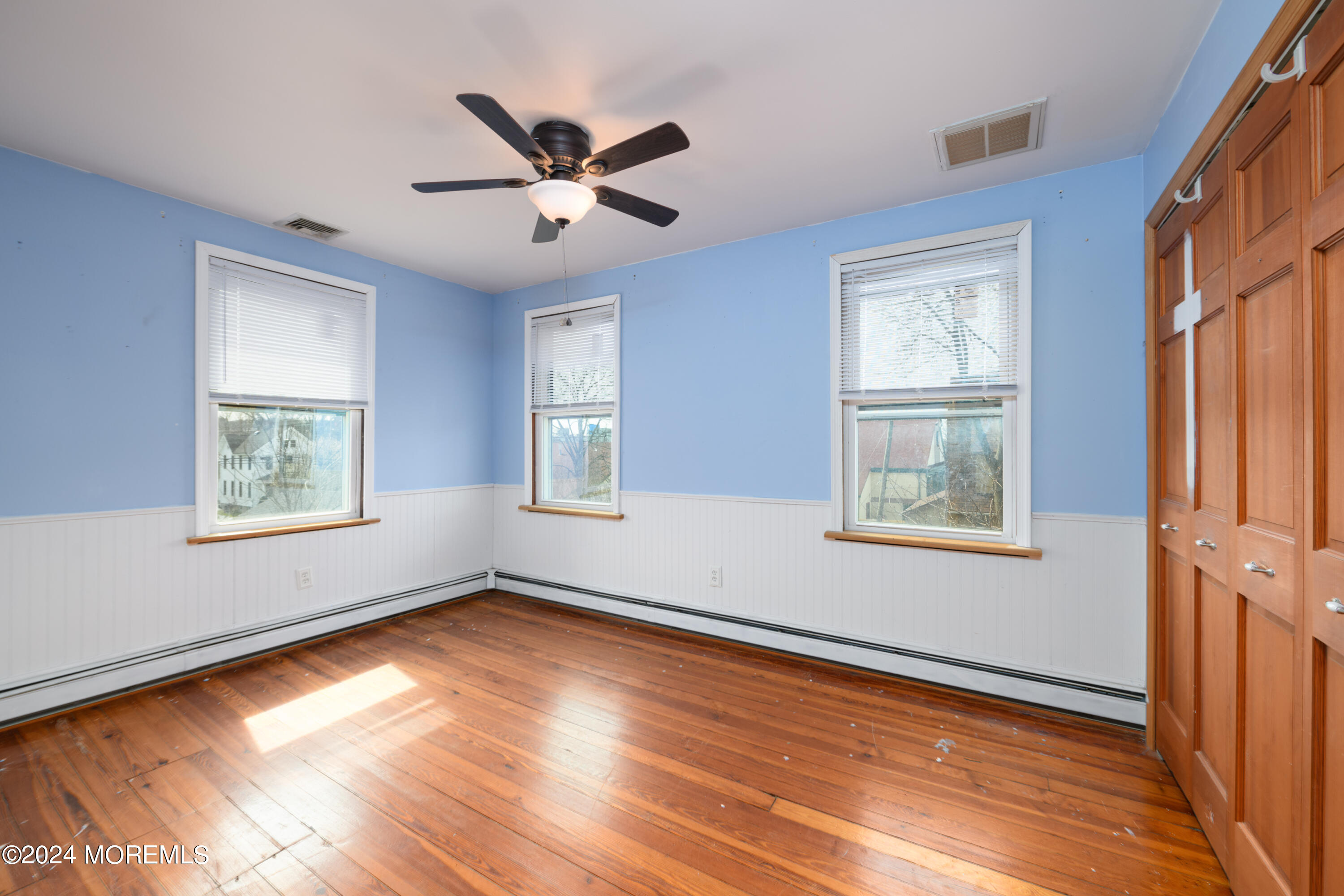 27 E Mount Avenue