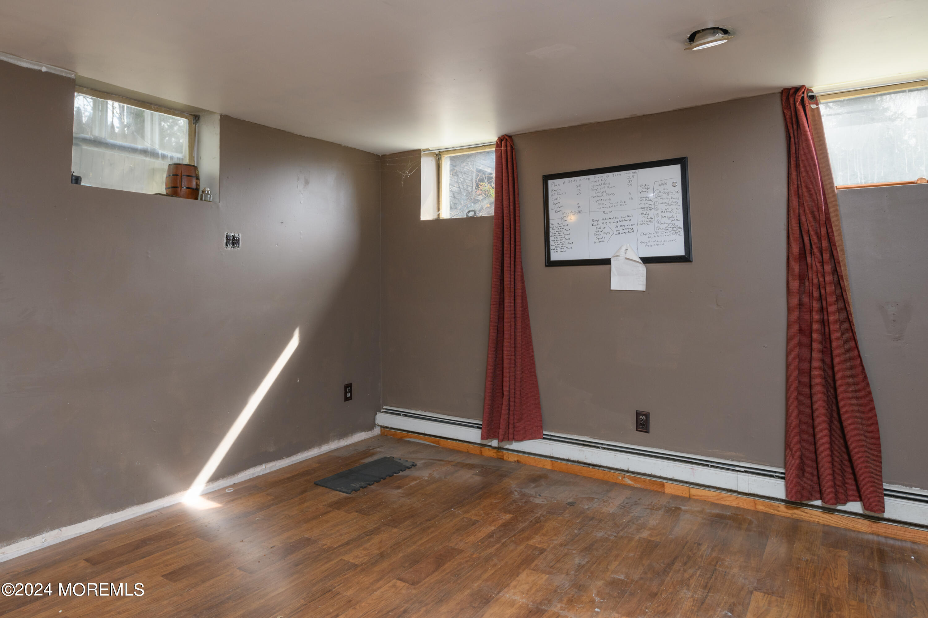 27 E Mount Avenue