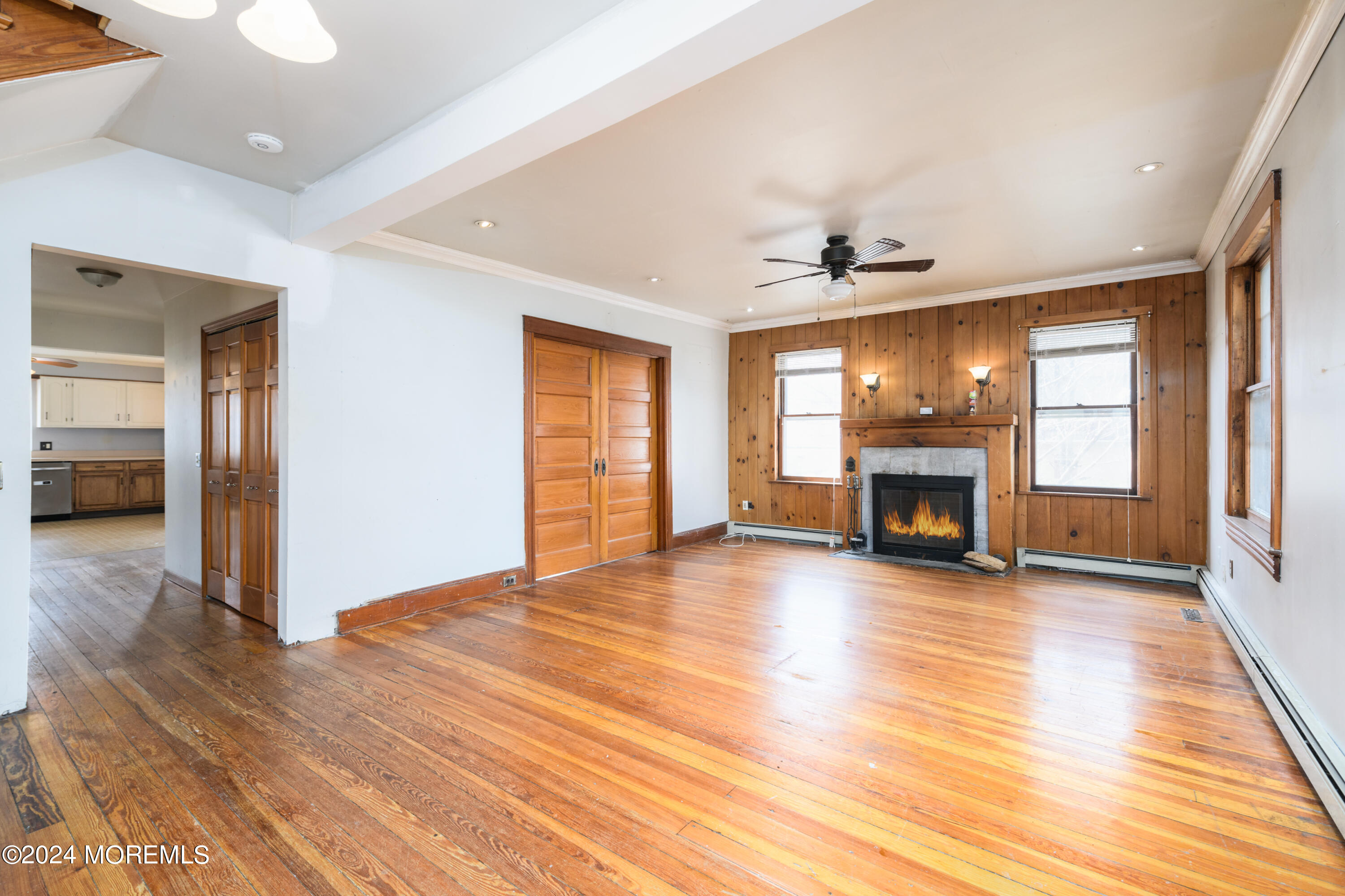 27 E Mount Avenue