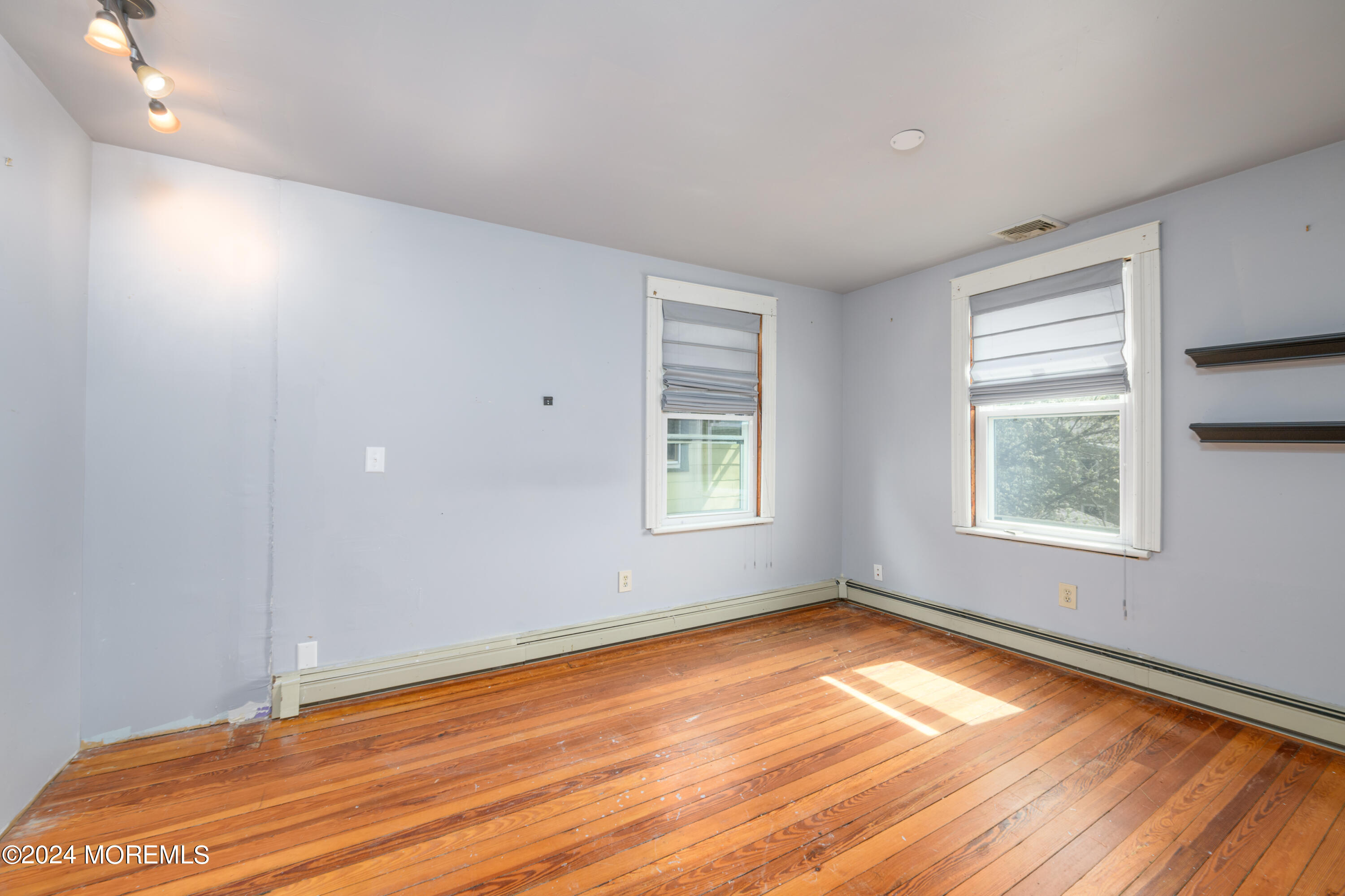 27 E Mount Avenue