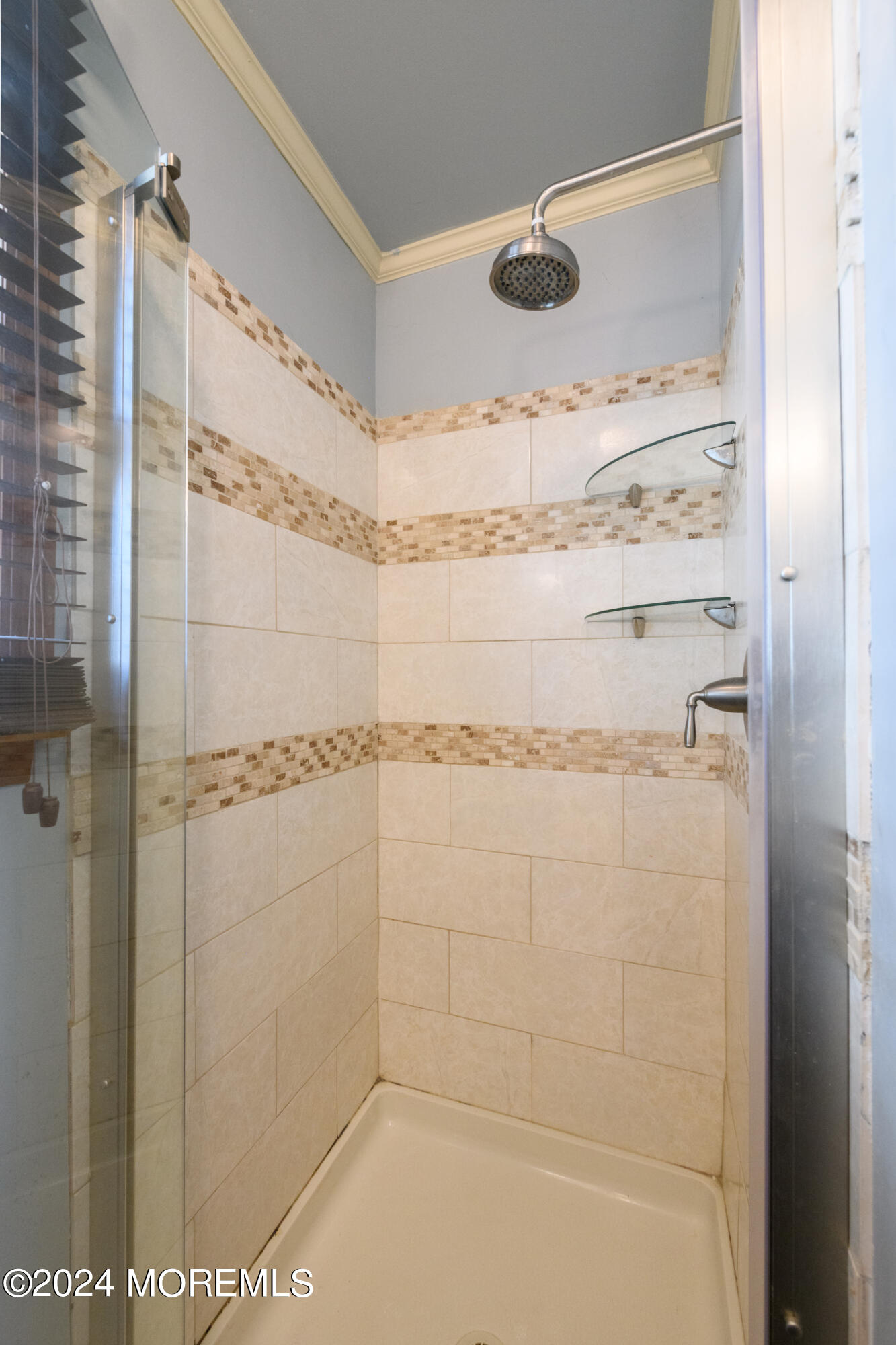 27 E Mount Avenue