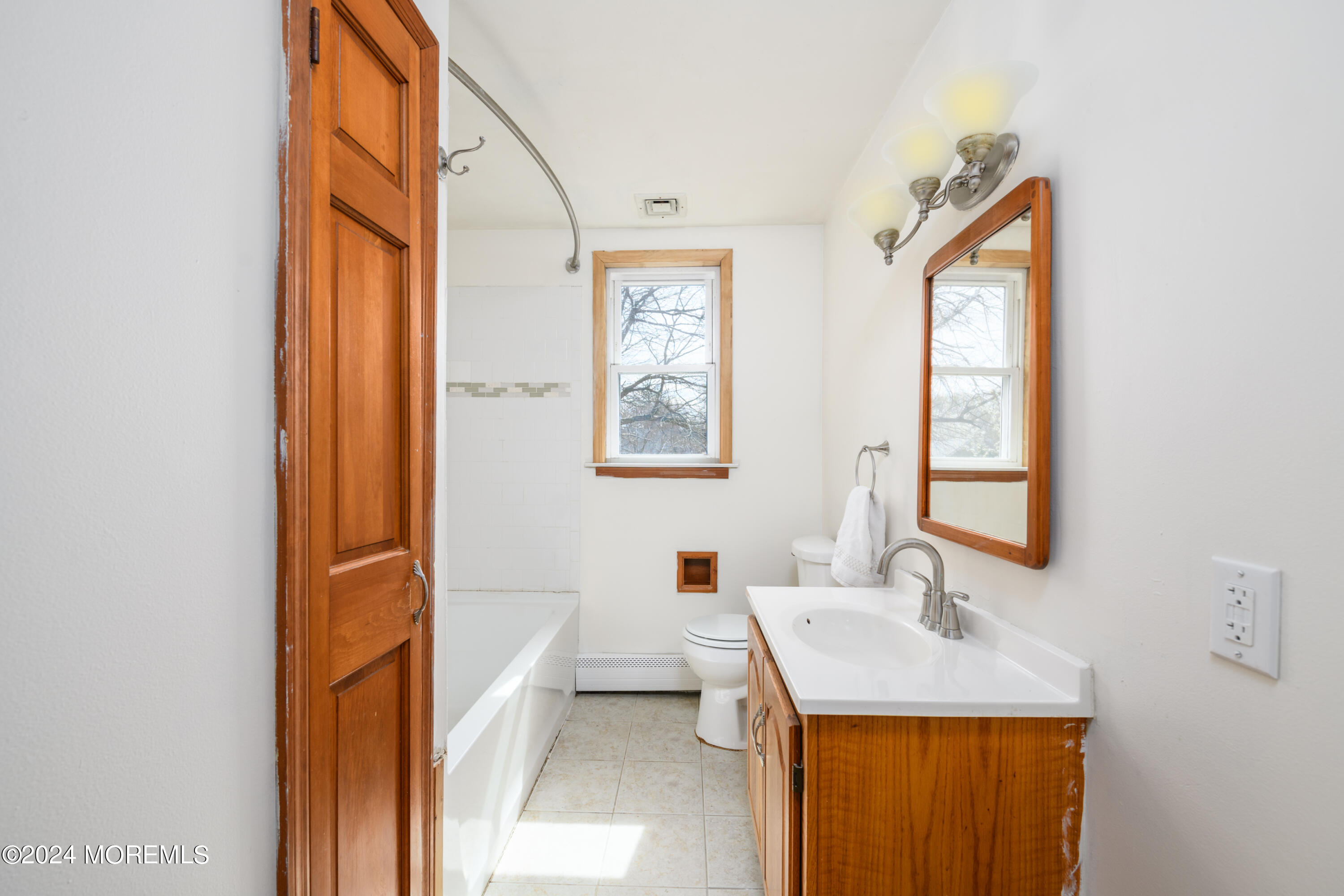 27 E Mount Avenue