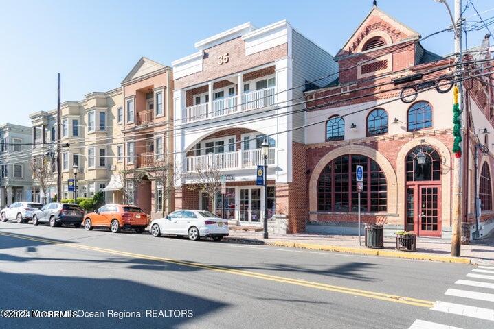 27 E Mount Avenue
