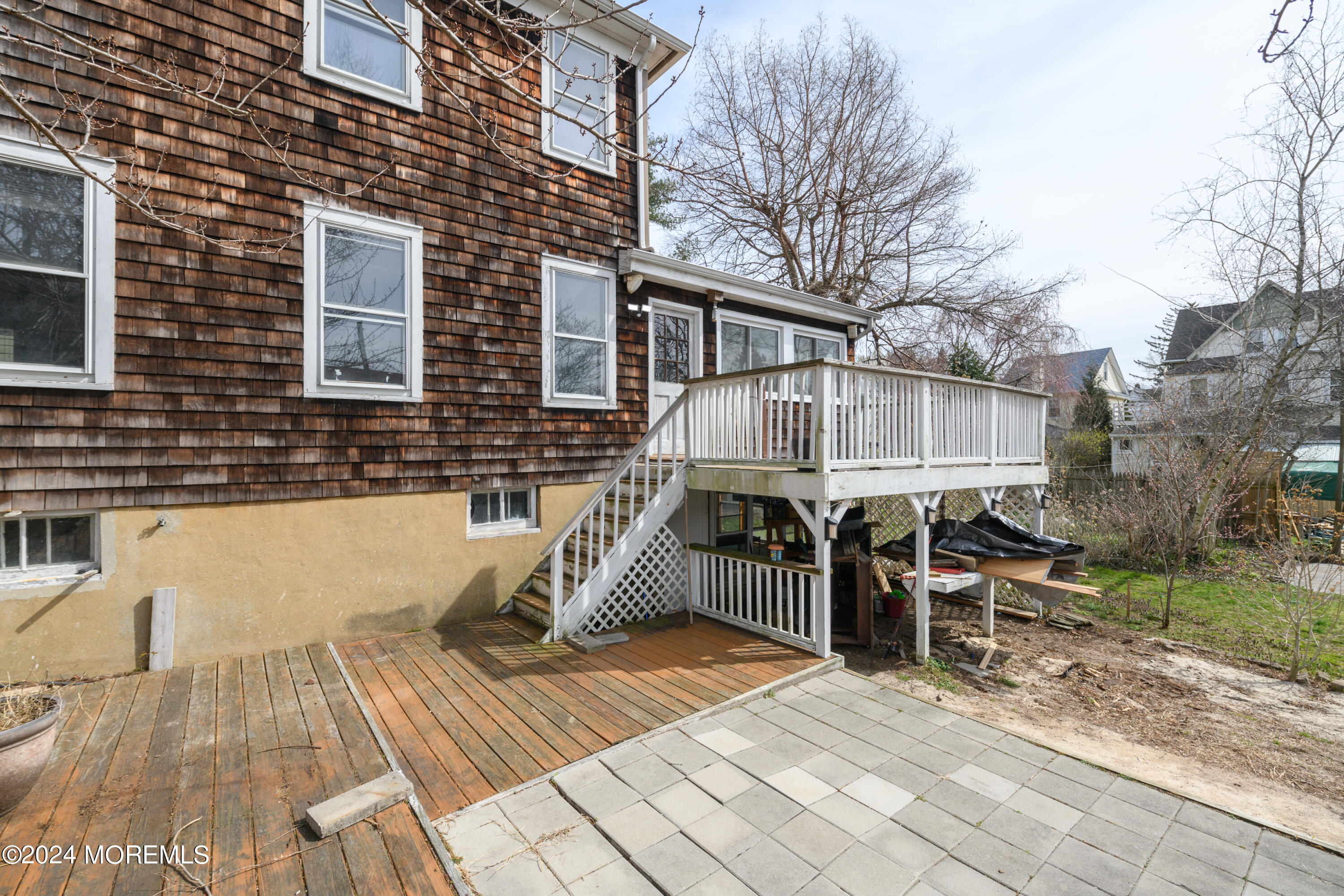 27 E Mount Avenue