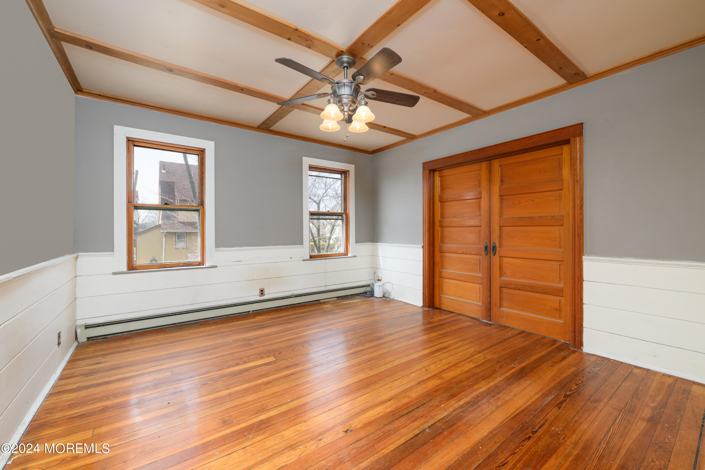 27 E Mount Avenue