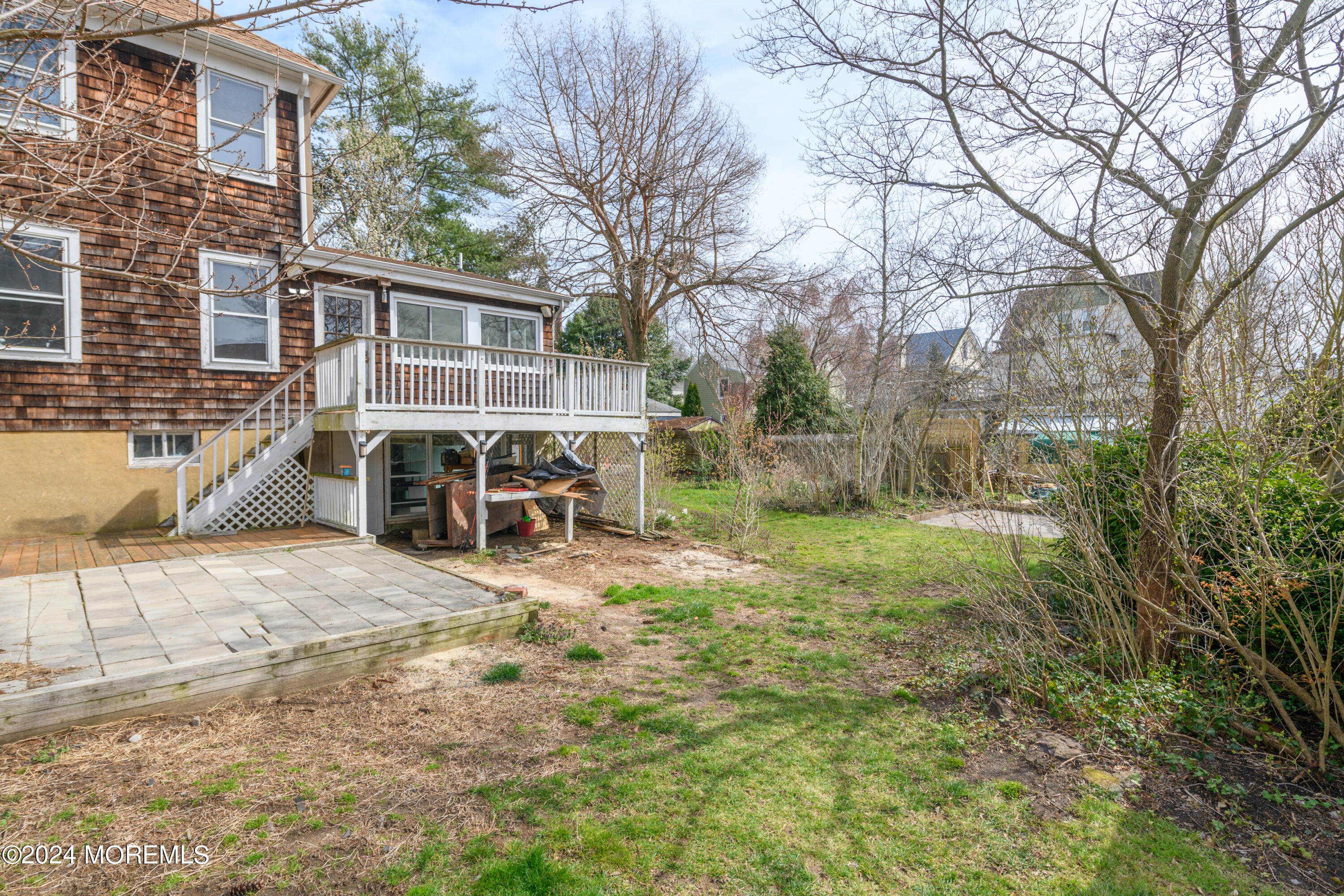 27 E Mount Avenue