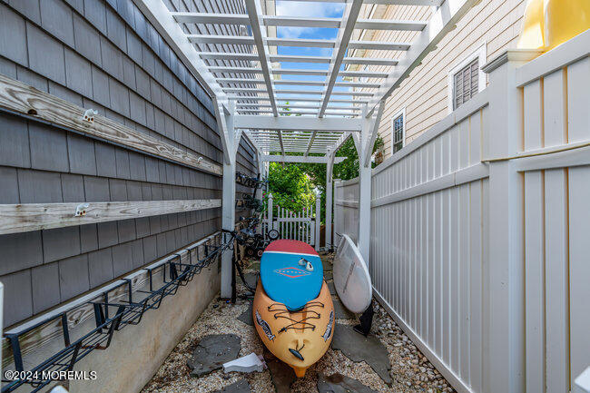 353 Pine Avenue