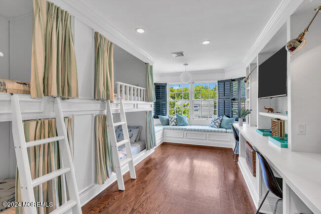 353 Pine Avenue