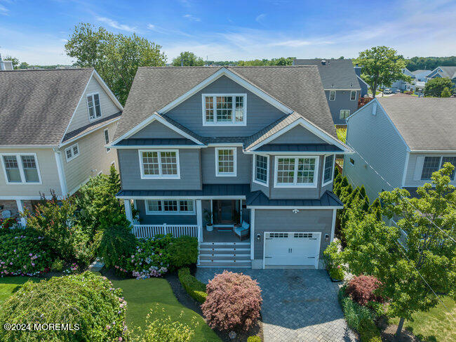 353 Pine Avenue
