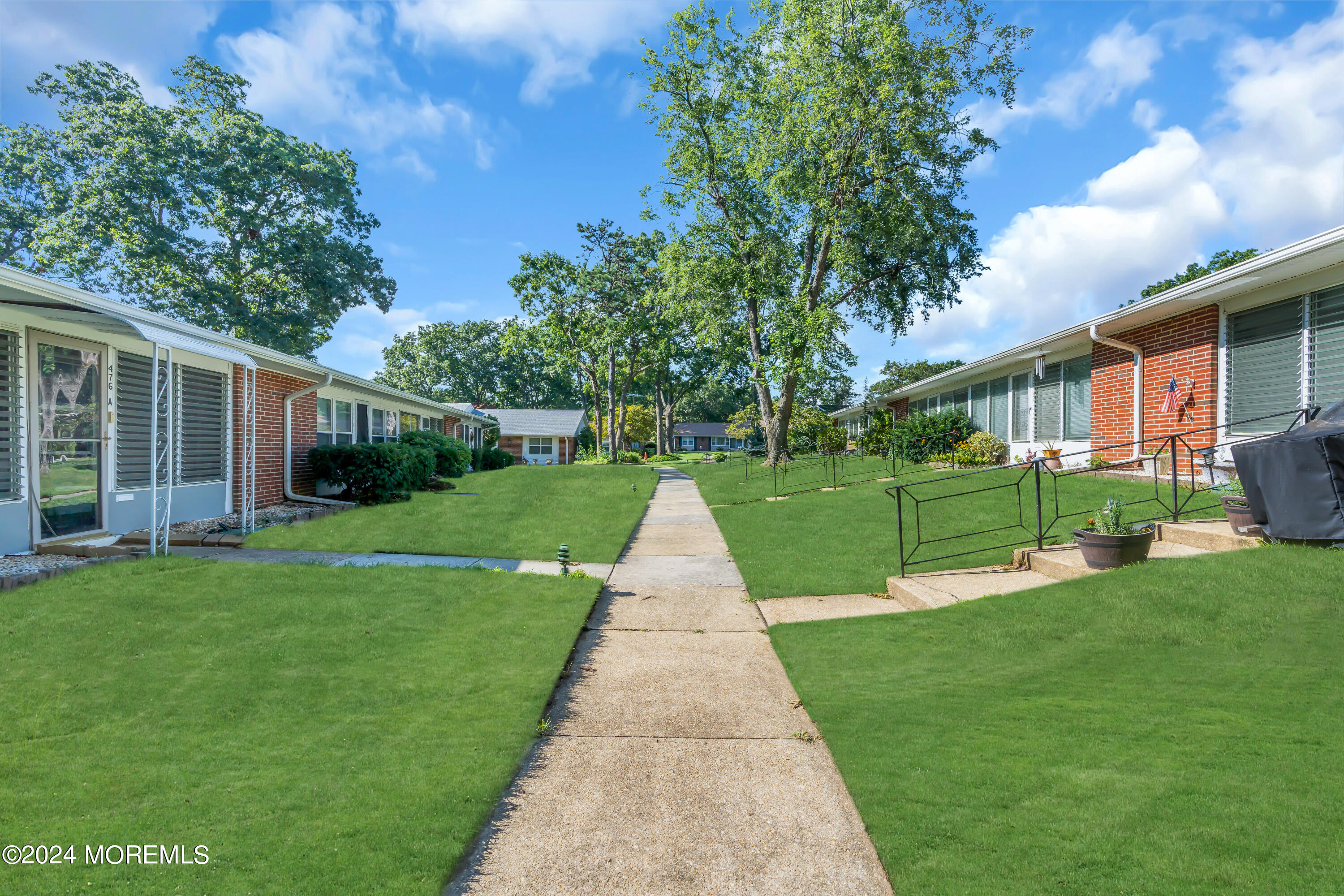 476A Thornbury Court