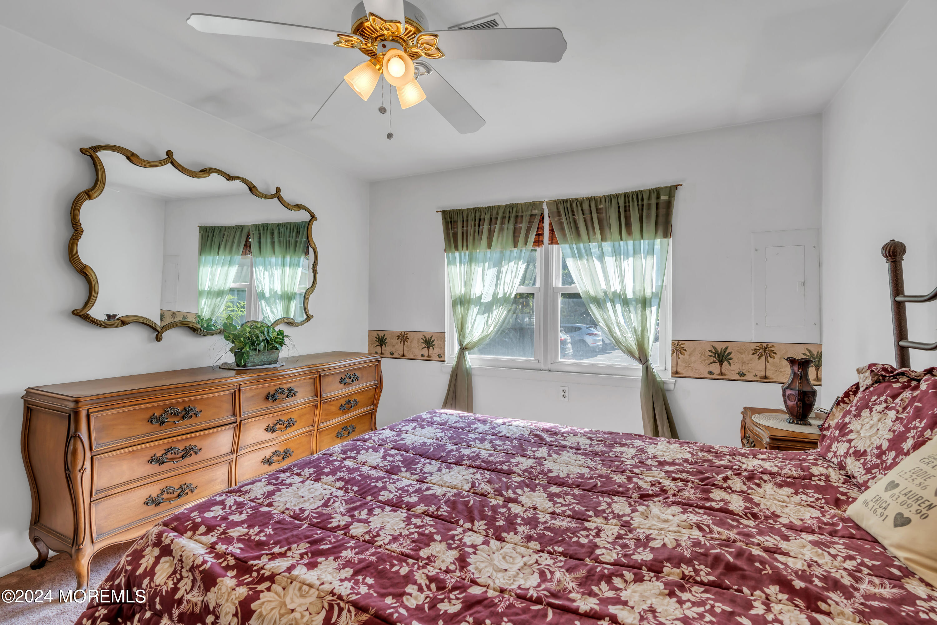 476A Thornbury Court