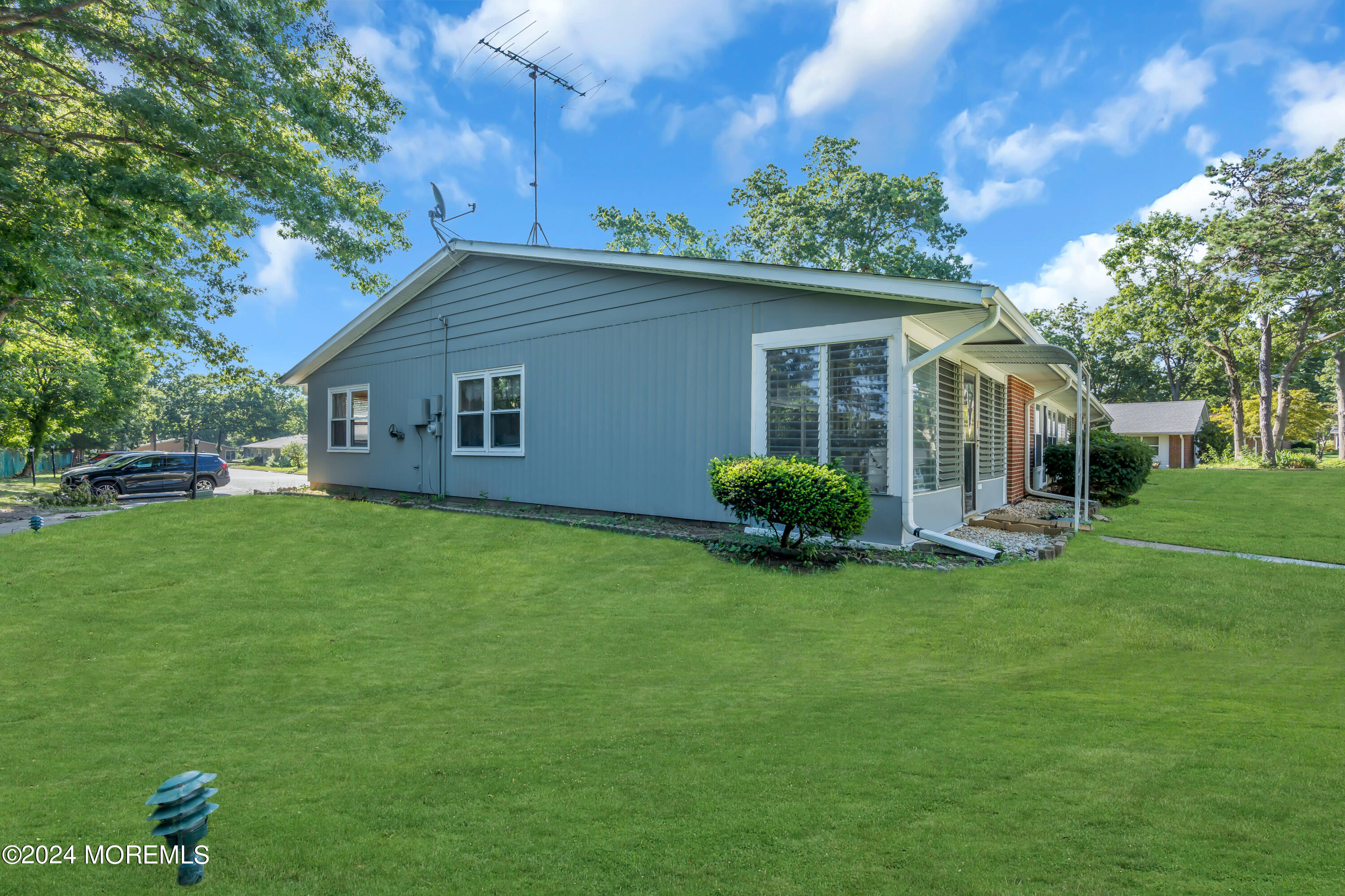 476A Thornbury Court