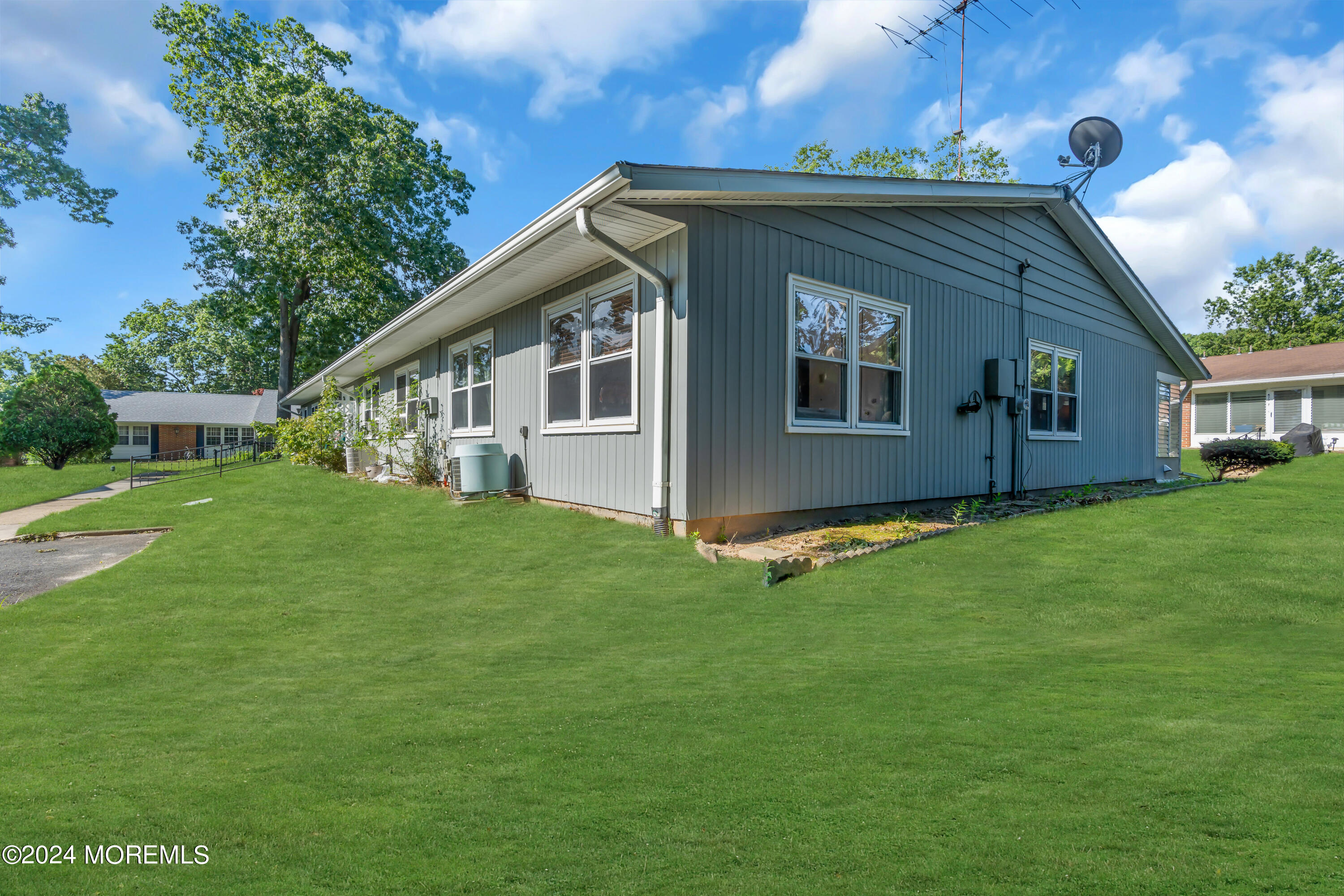 476A Thornbury Court