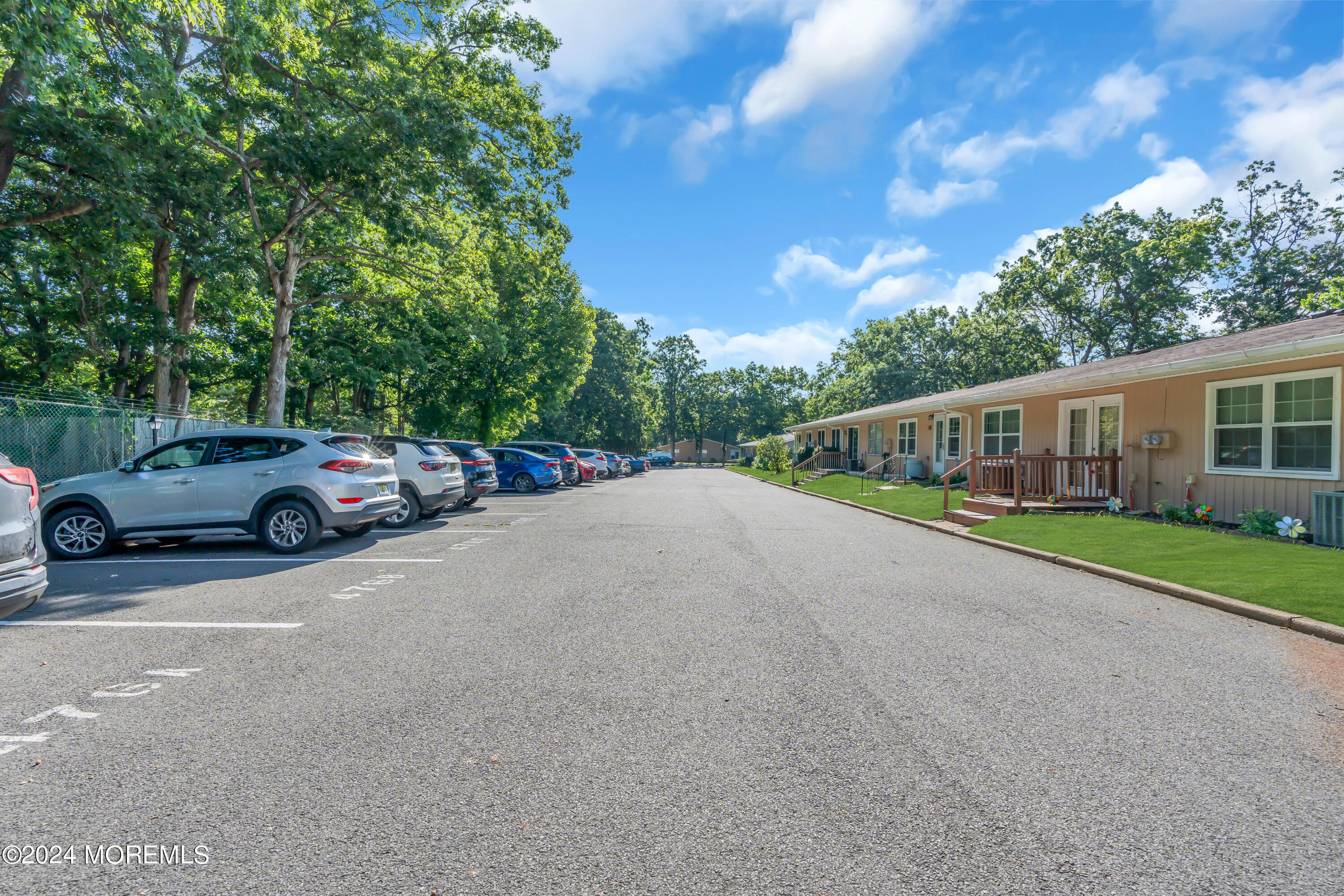 476A Thornbury Court
