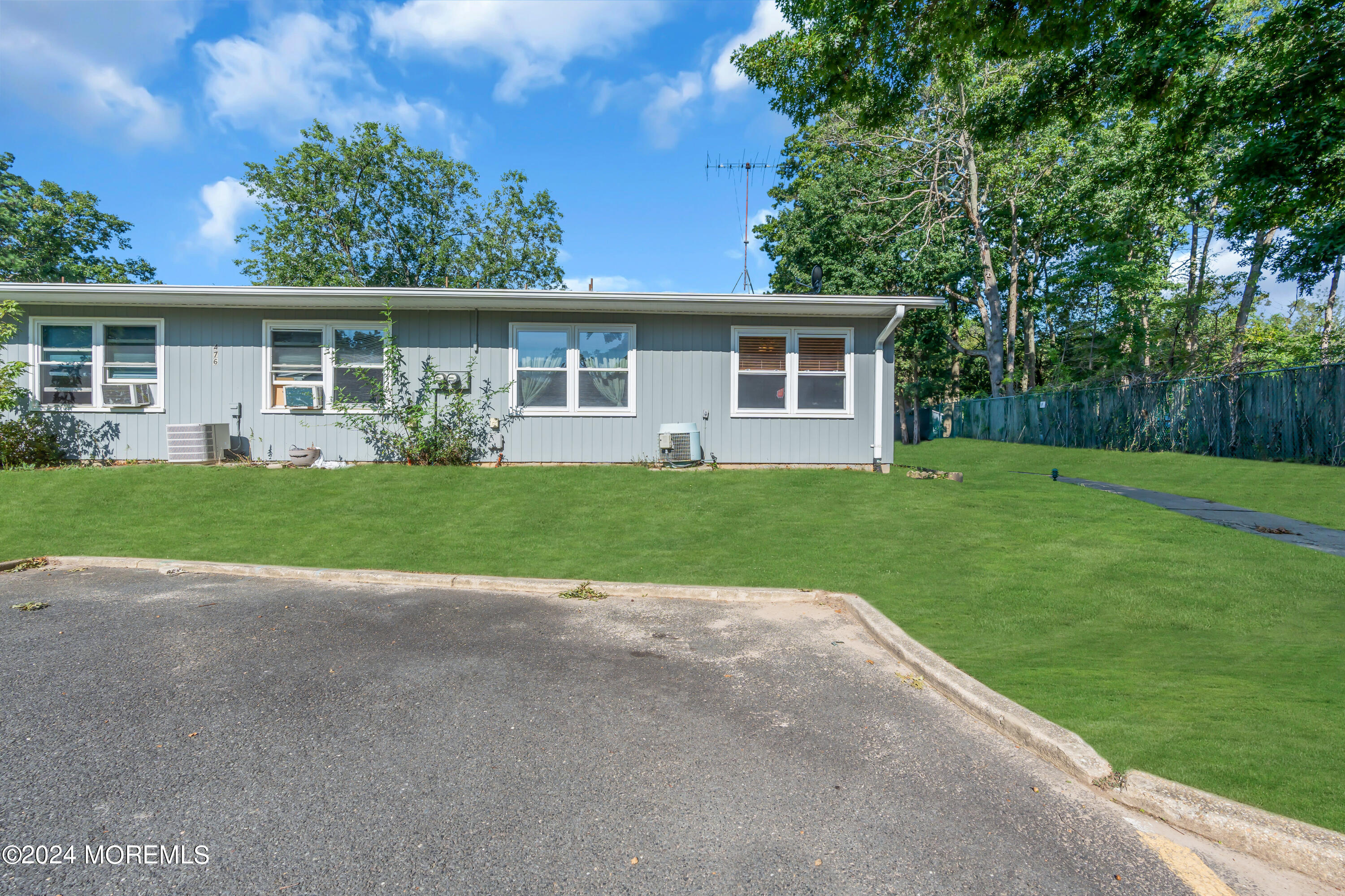 476A Thornbury Court