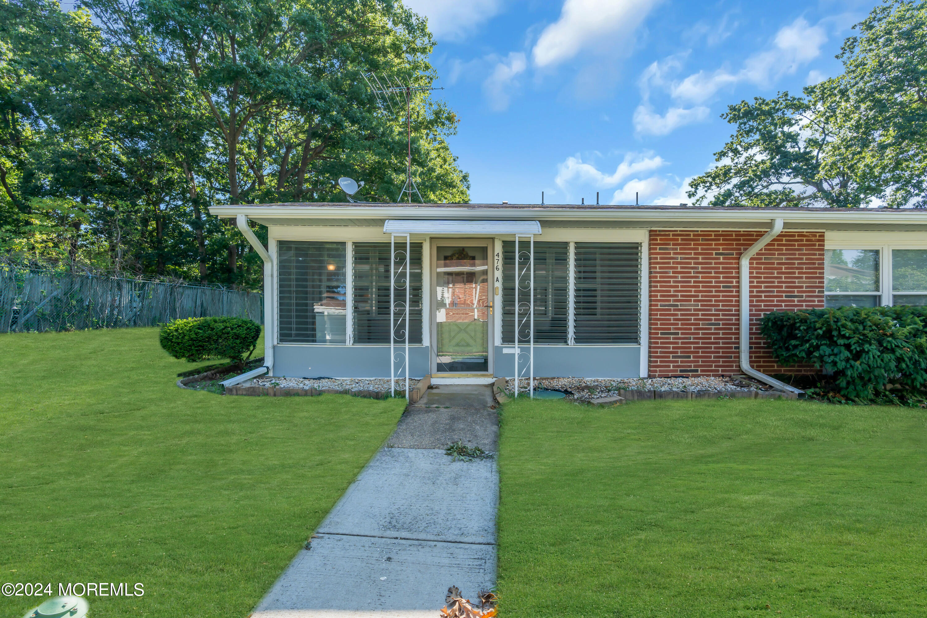 476A Thornbury Court