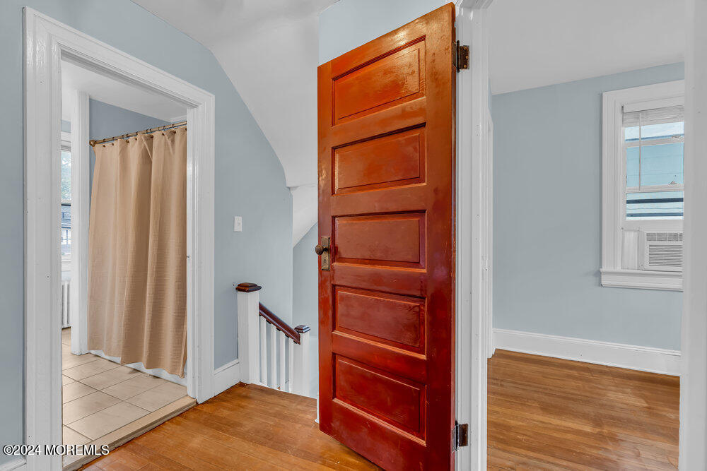 60 Linden Place
