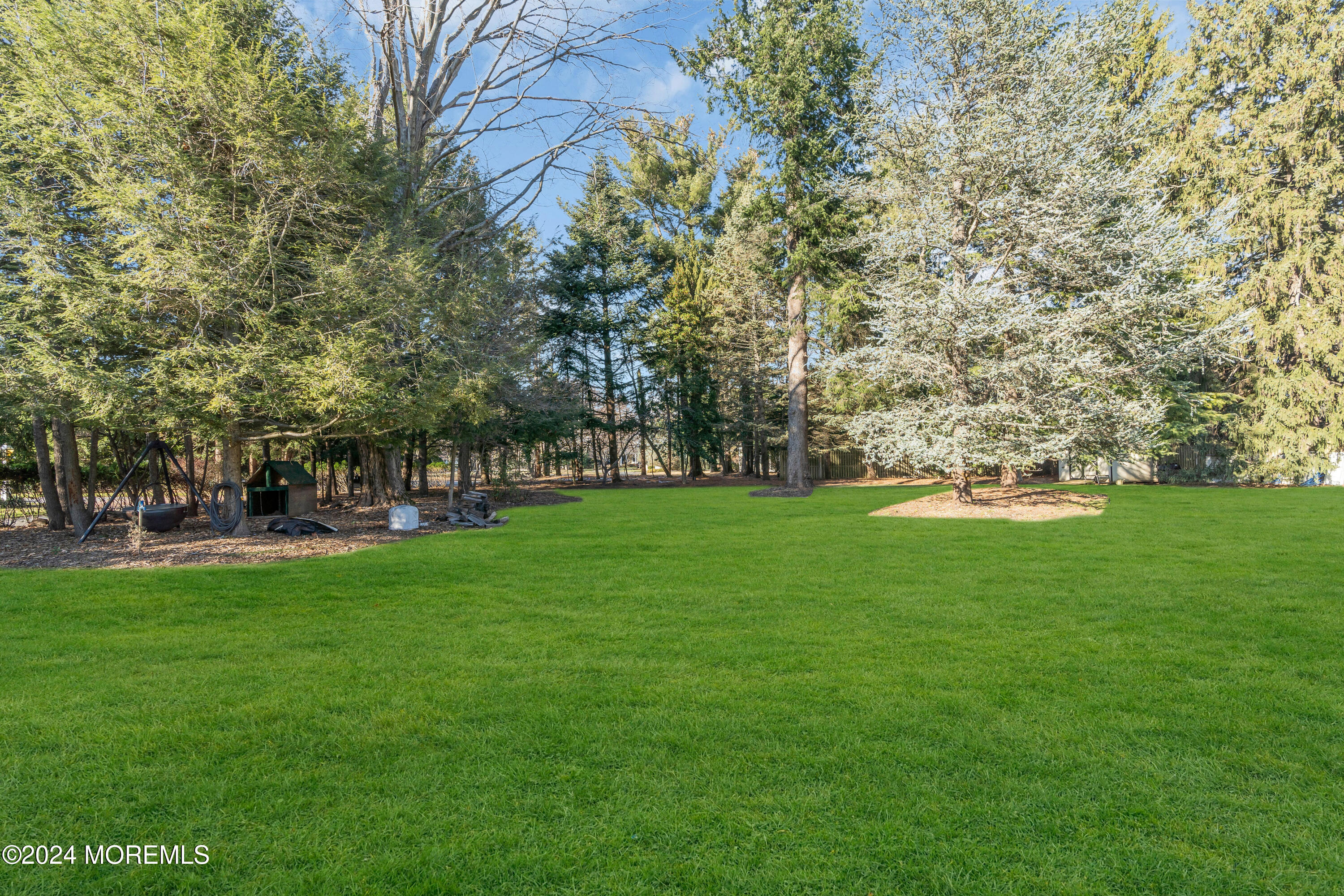 11 Buttonwood Lane E