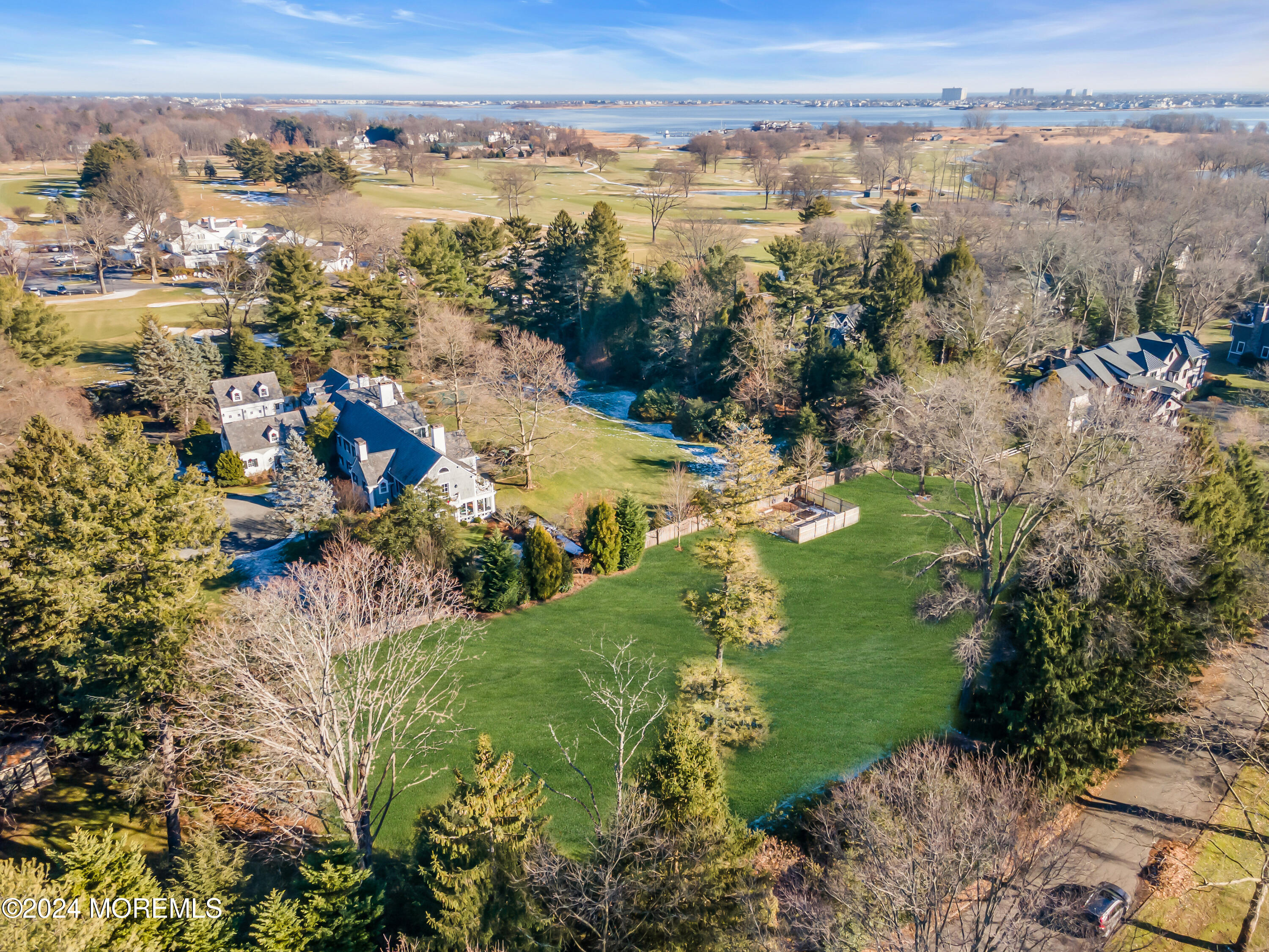 11 Buttonwood Lane E