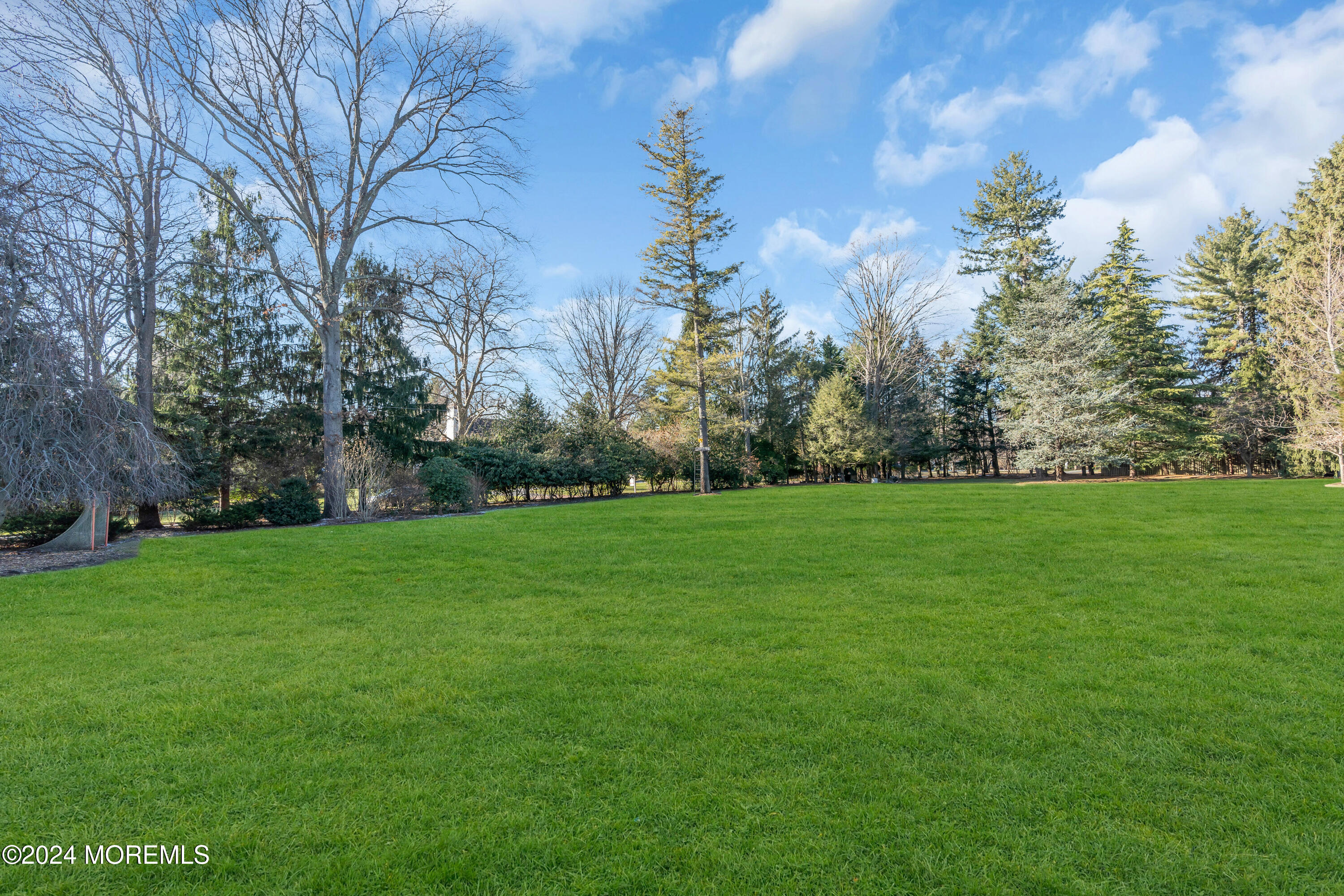 11 Buttonwood Lane E