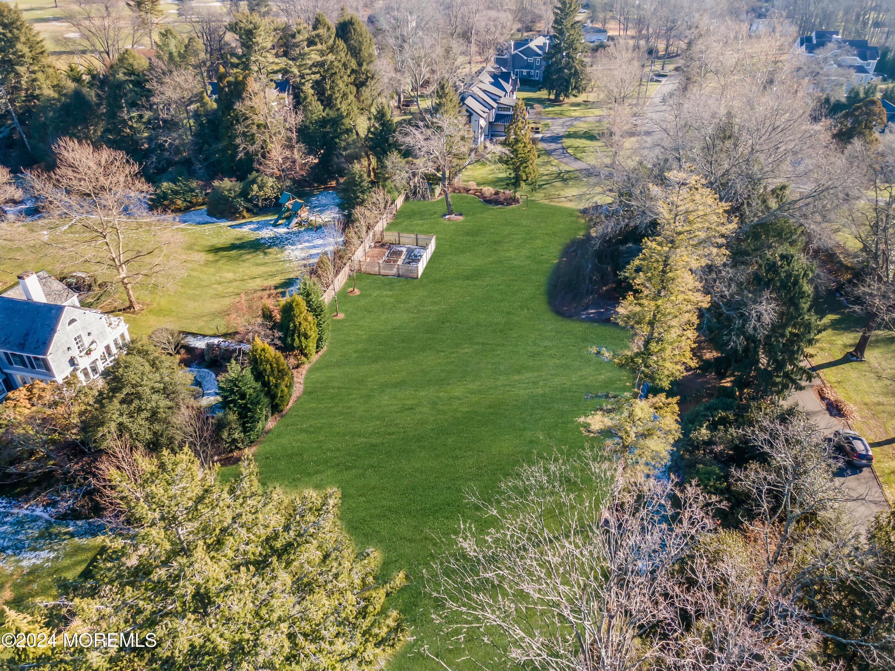 11 Buttonwood Lane E