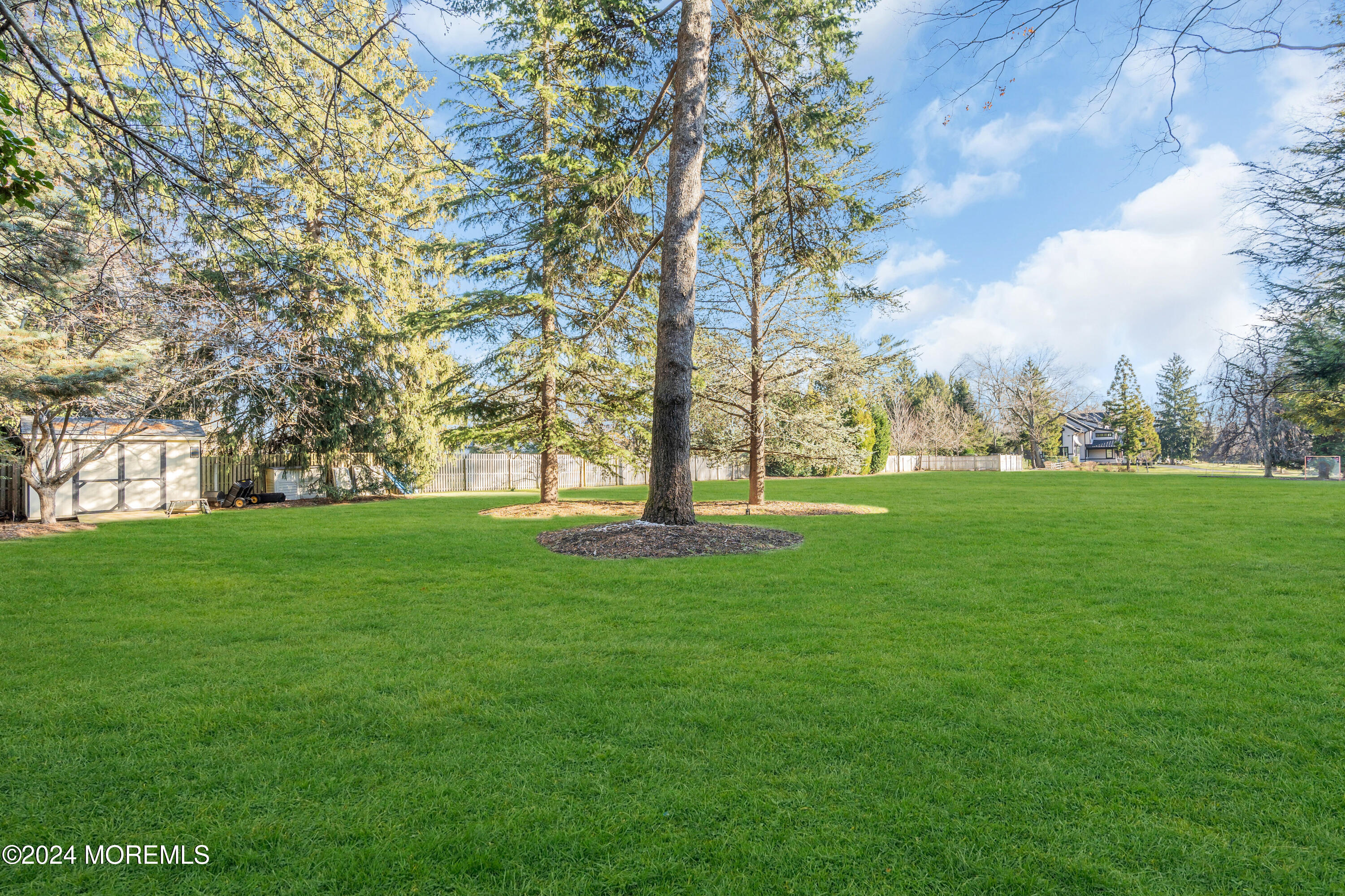 11 Buttonwood Lane E