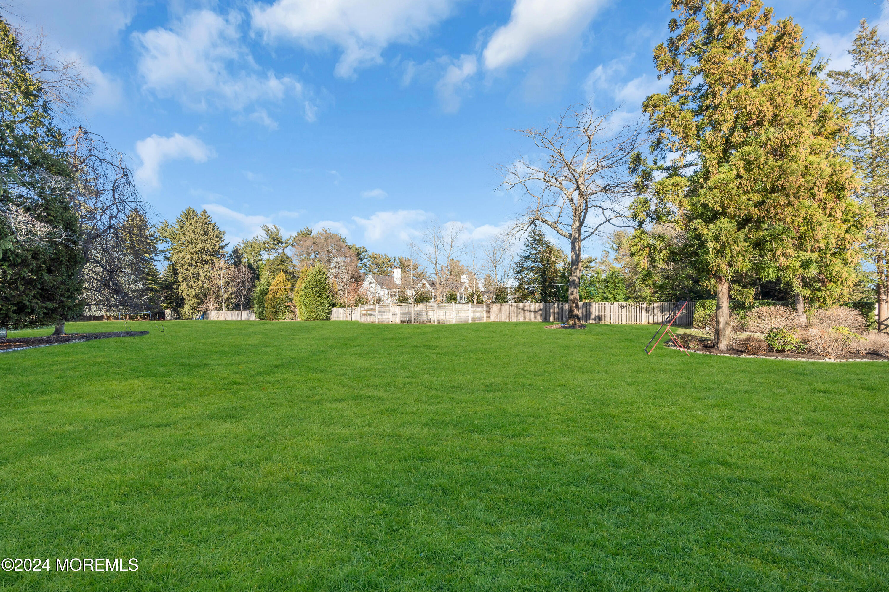 11 Buttonwood Lane E