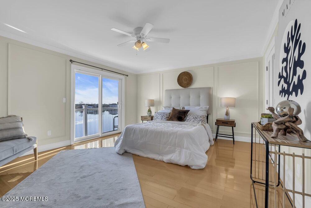 165 Riddle Avenue, 11