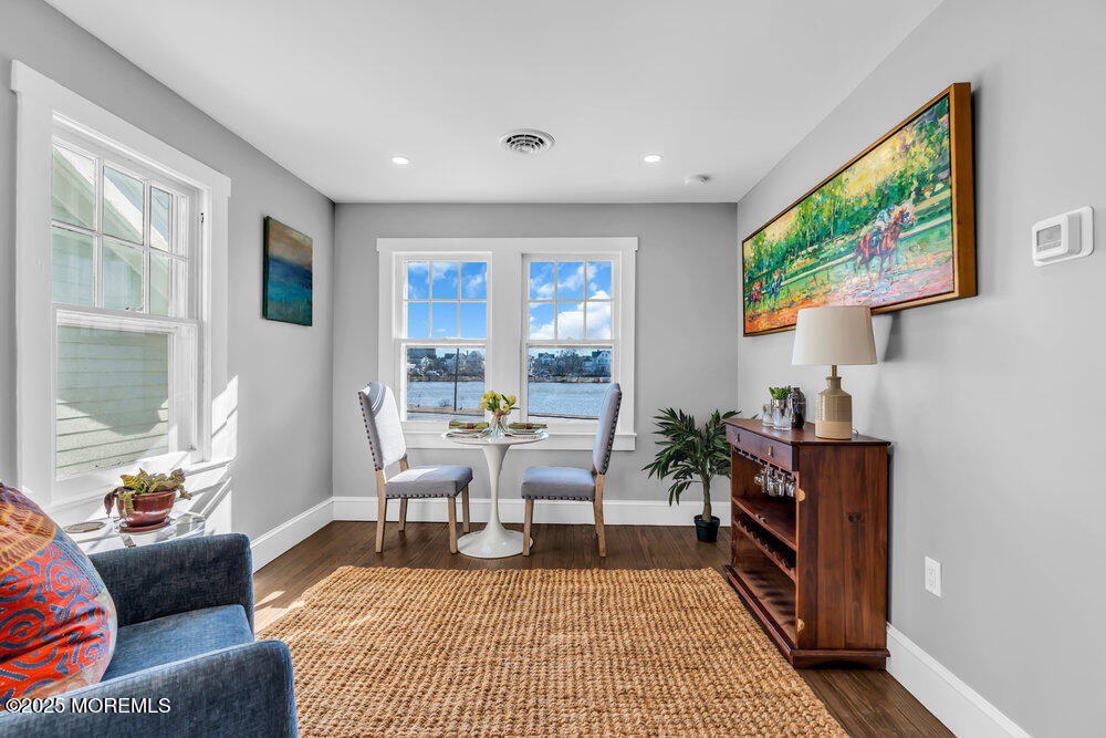 405 Sunset Avenue