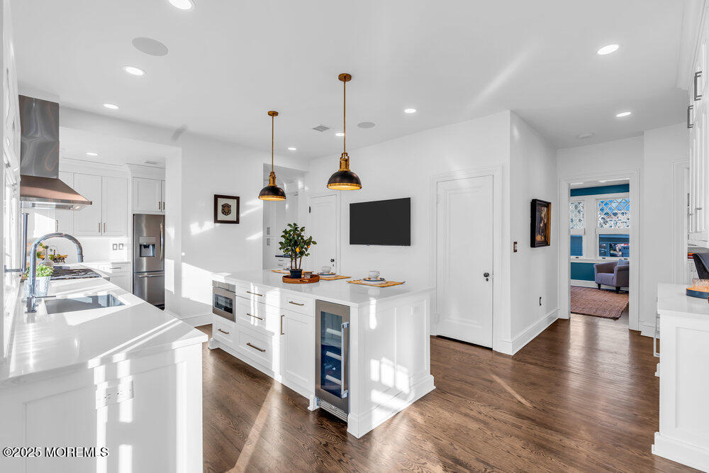 405 Sunset Avenue